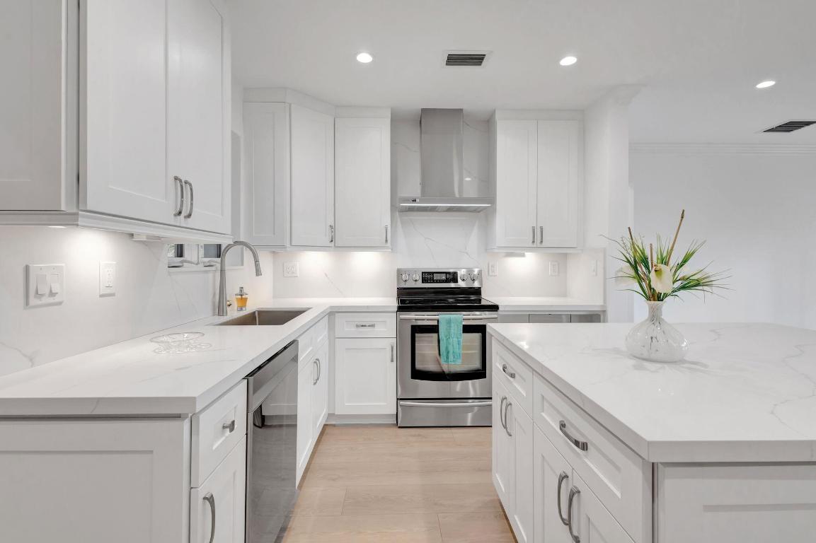 LITTLE RANCHES - Residential