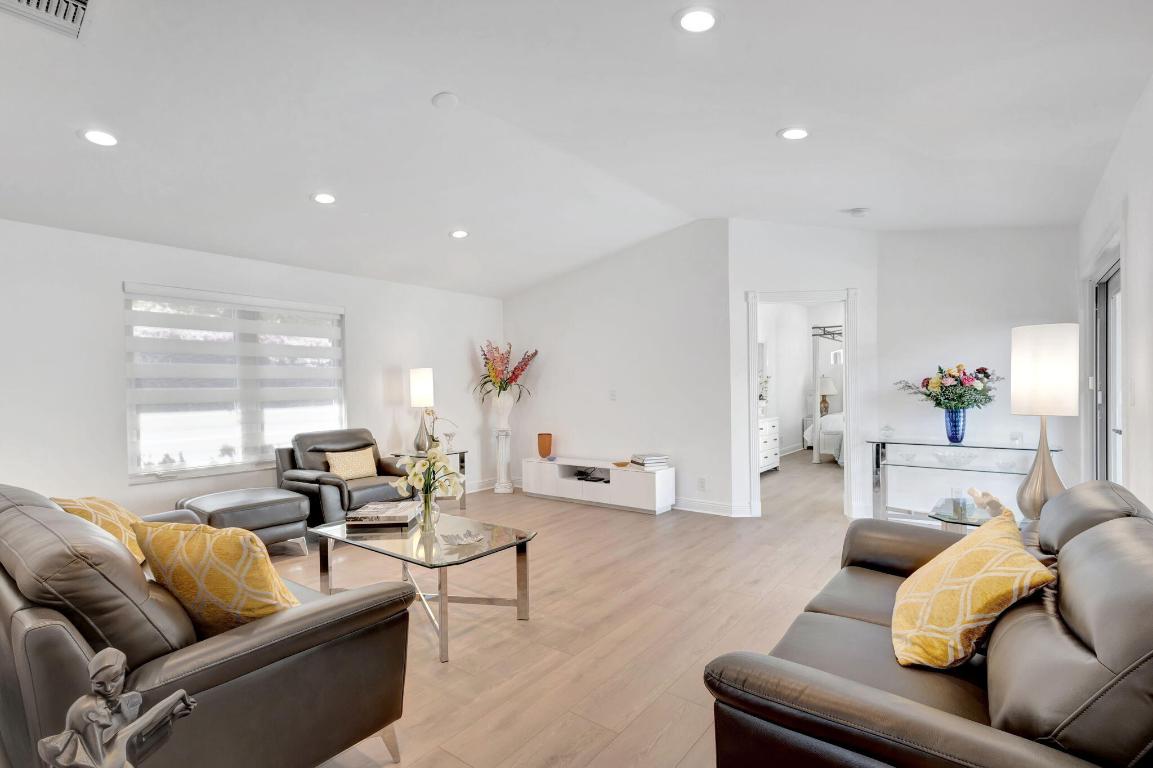 LITTLE RANCHES - Residential