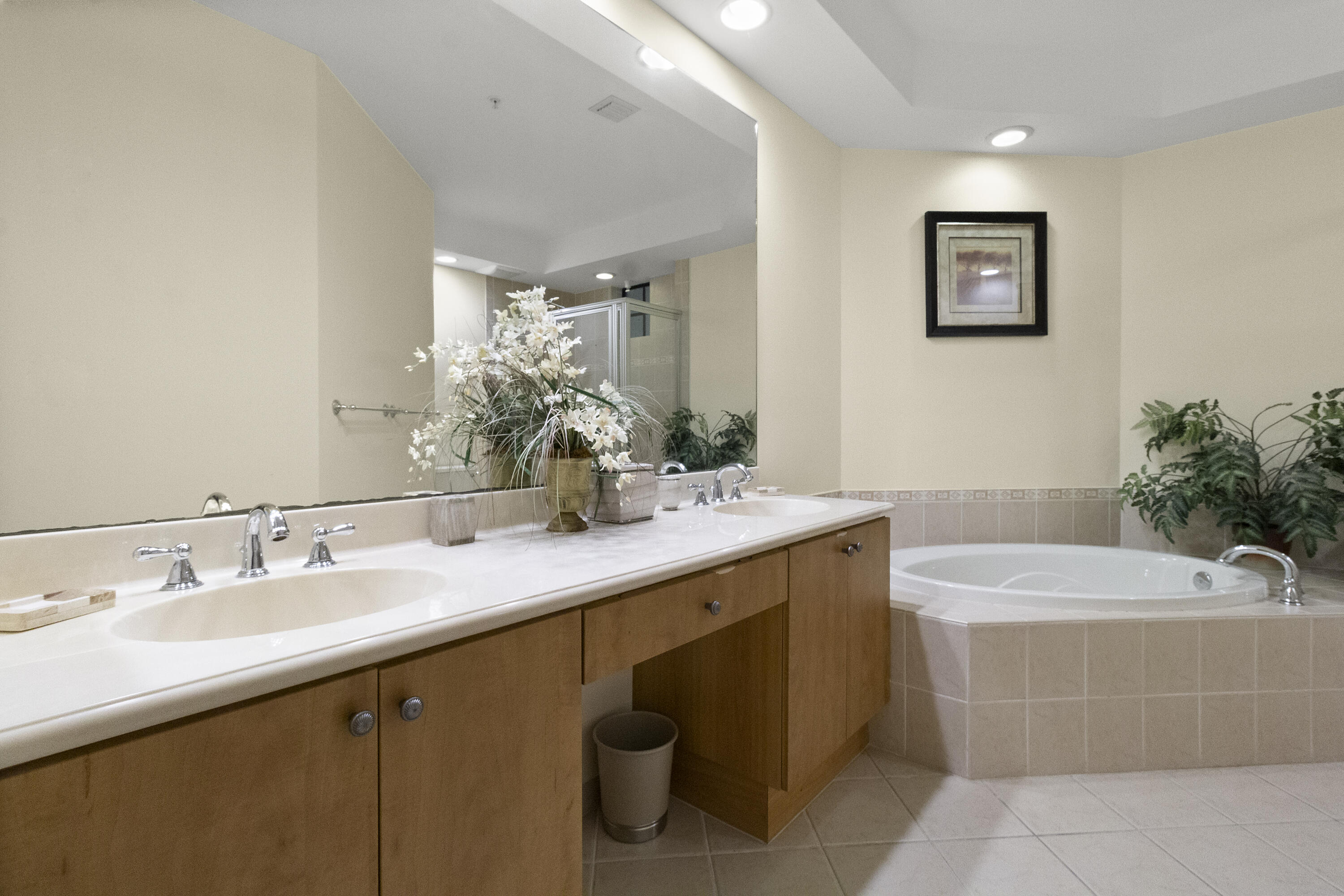 VILLA CARRARA CONDO - Residential