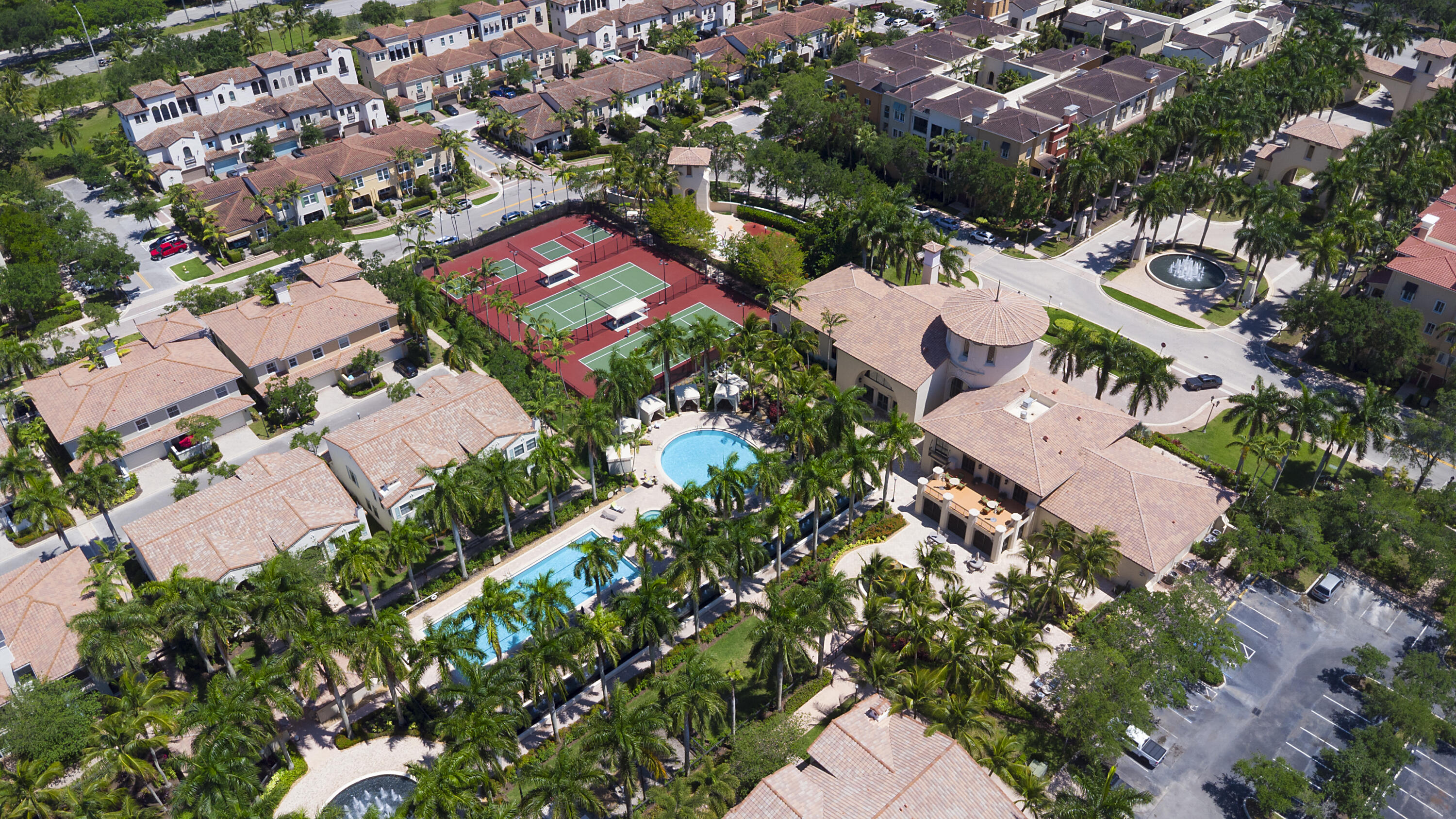 VILLA CARRARA CONDO - Residential
