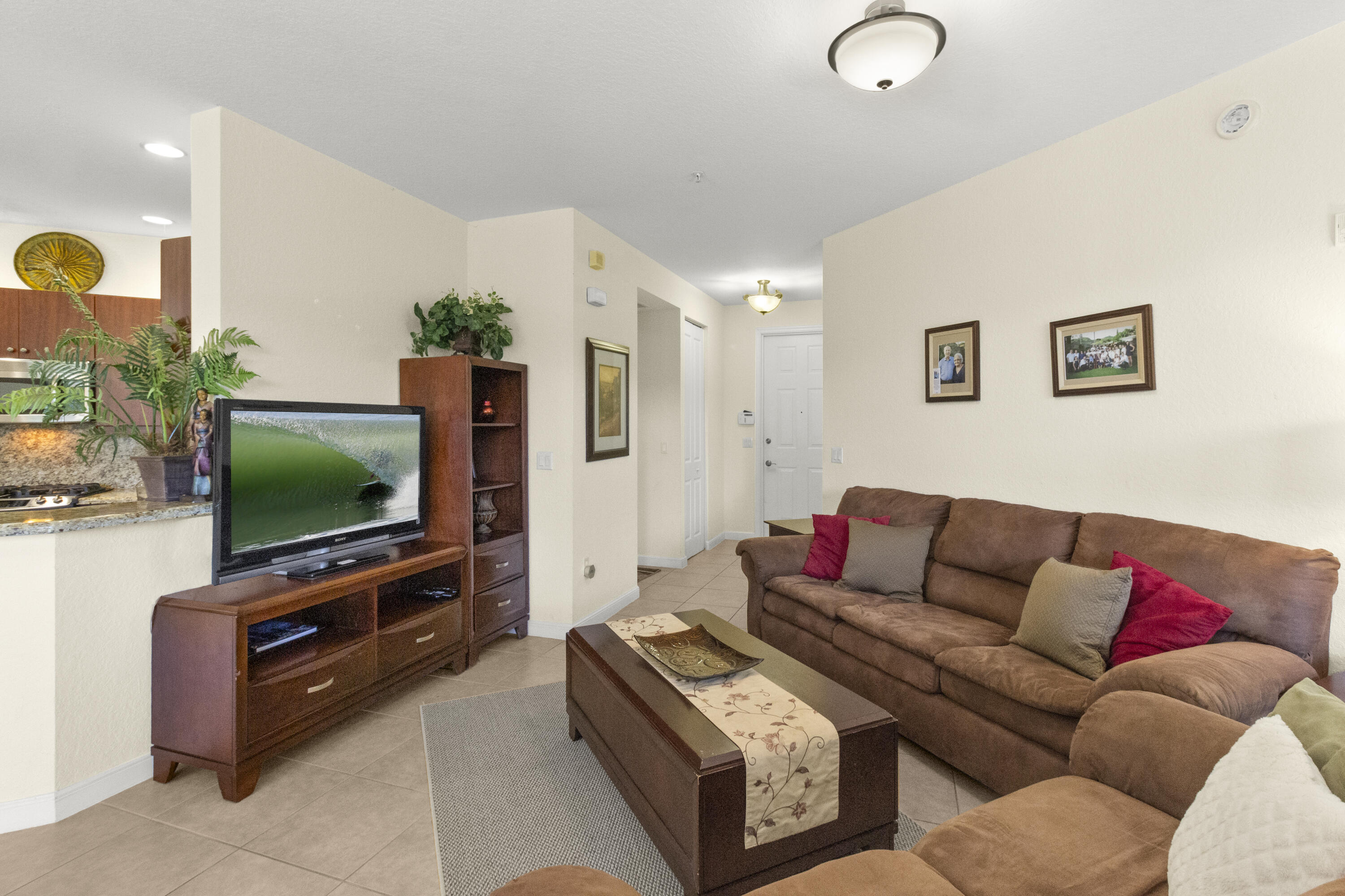 VILLA CARRARA CONDO - Residential