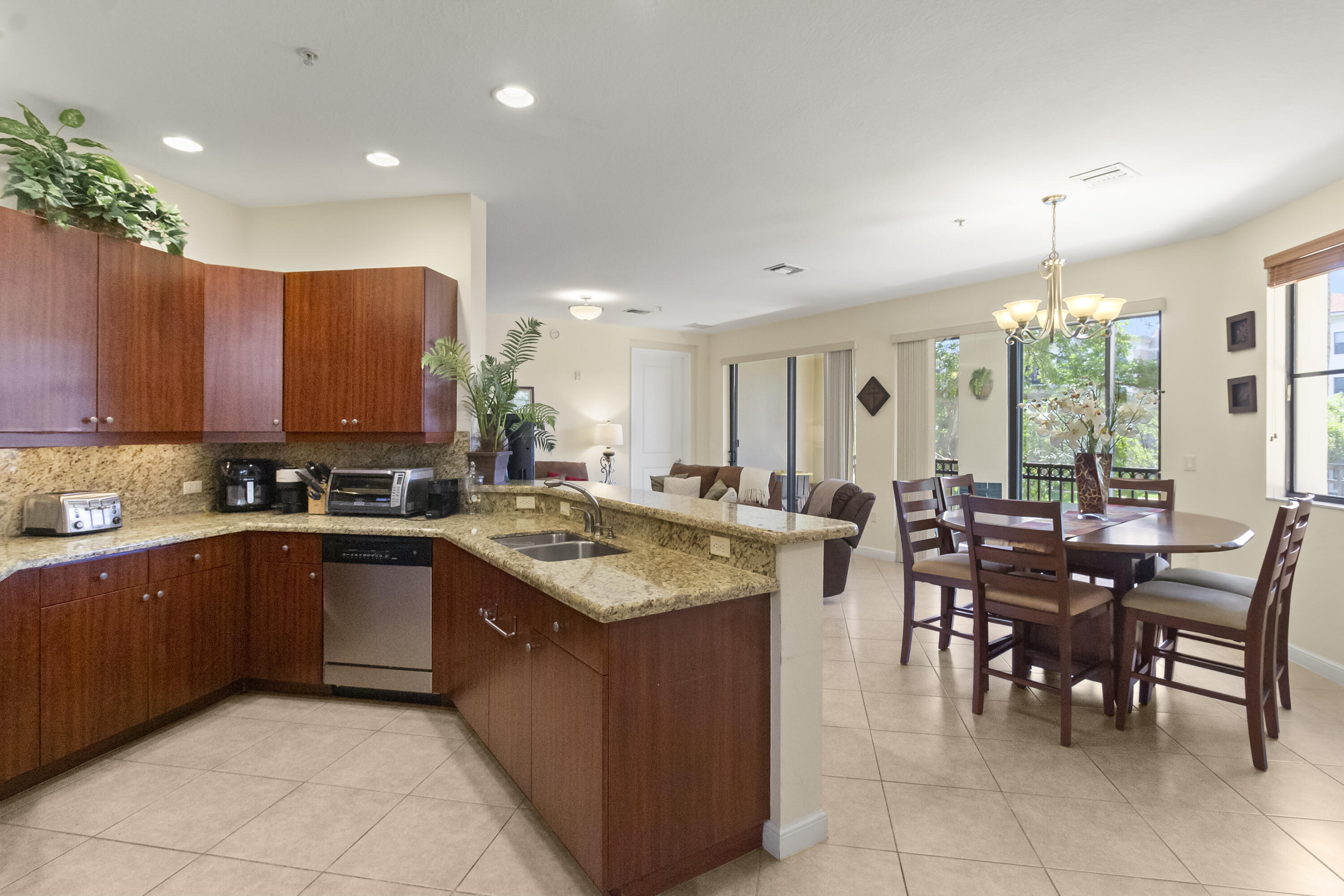 VILLA CARRARA CONDO - Residential