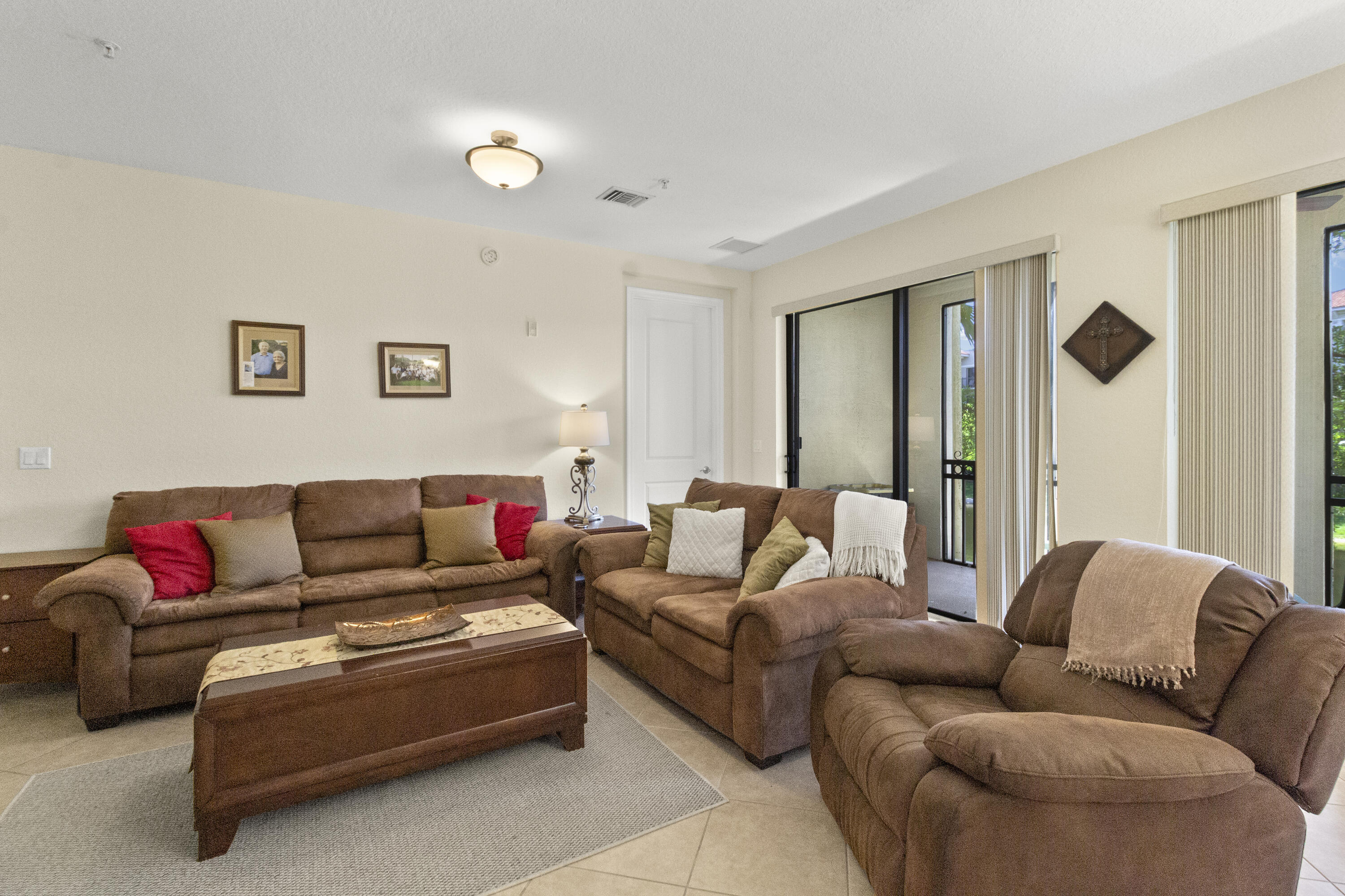 VILLA CARRARA CONDO - Residential