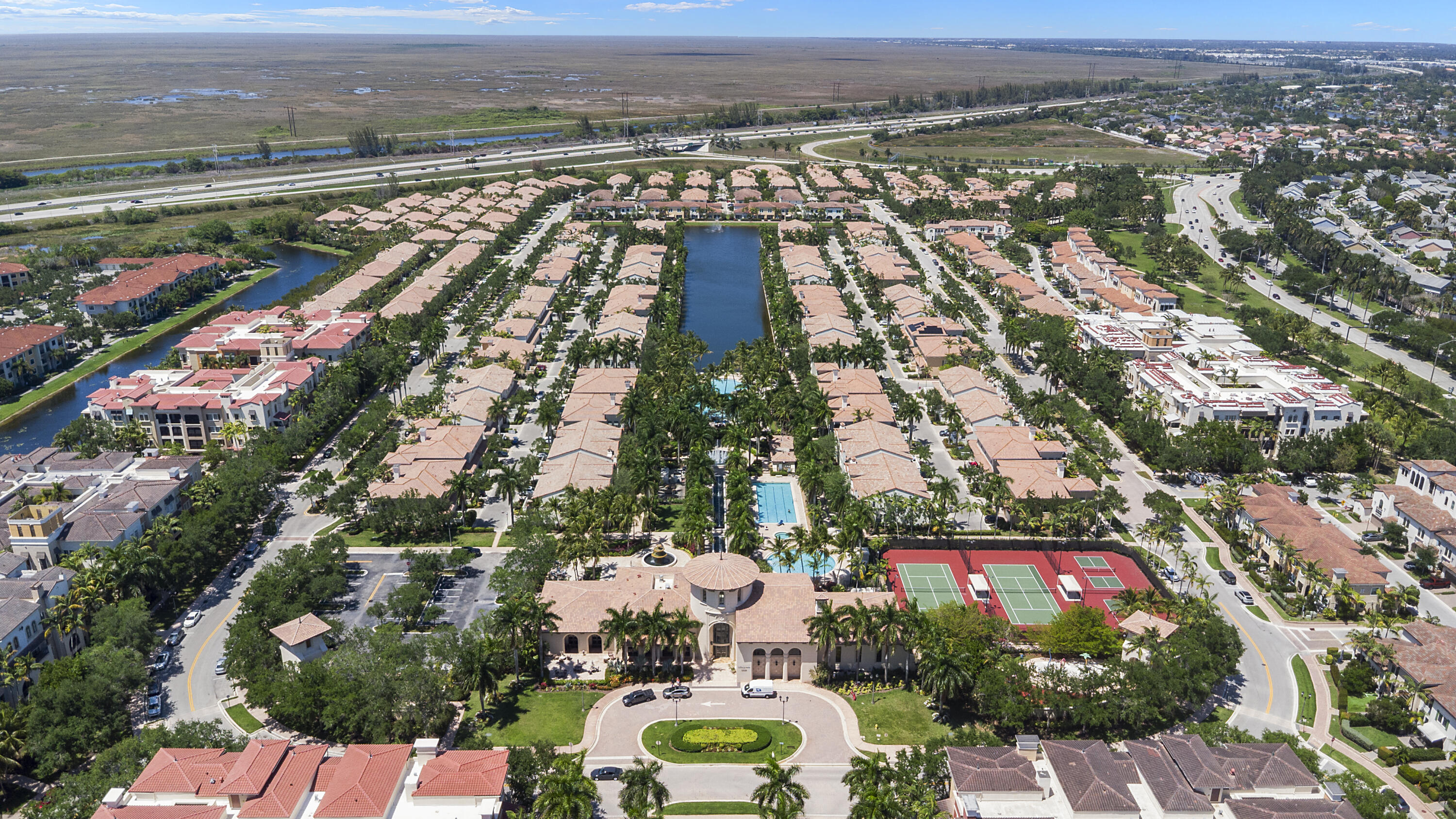 VILLA CARRARA CONDO - Residential