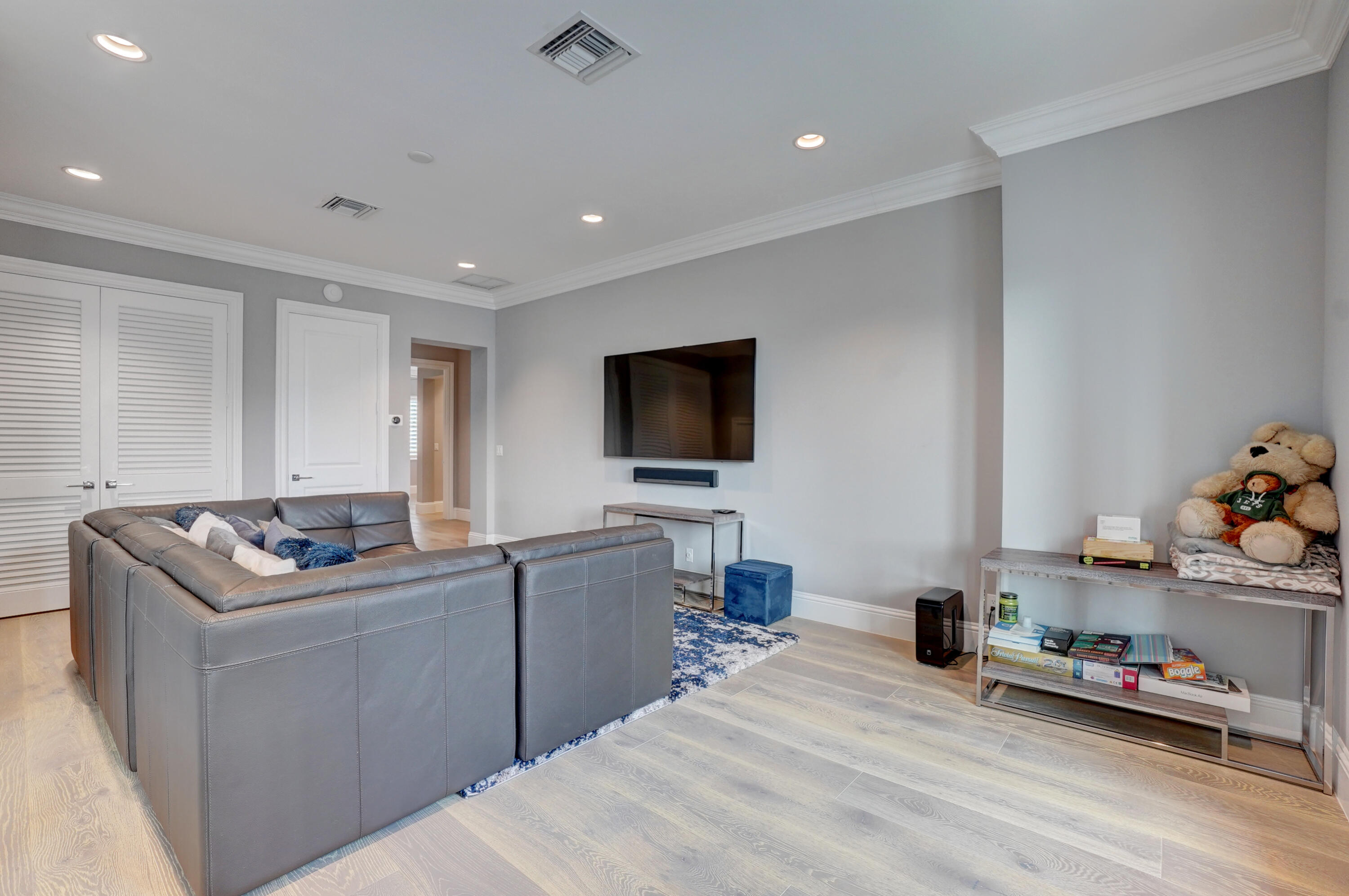 BOCA VILLAS - Residential