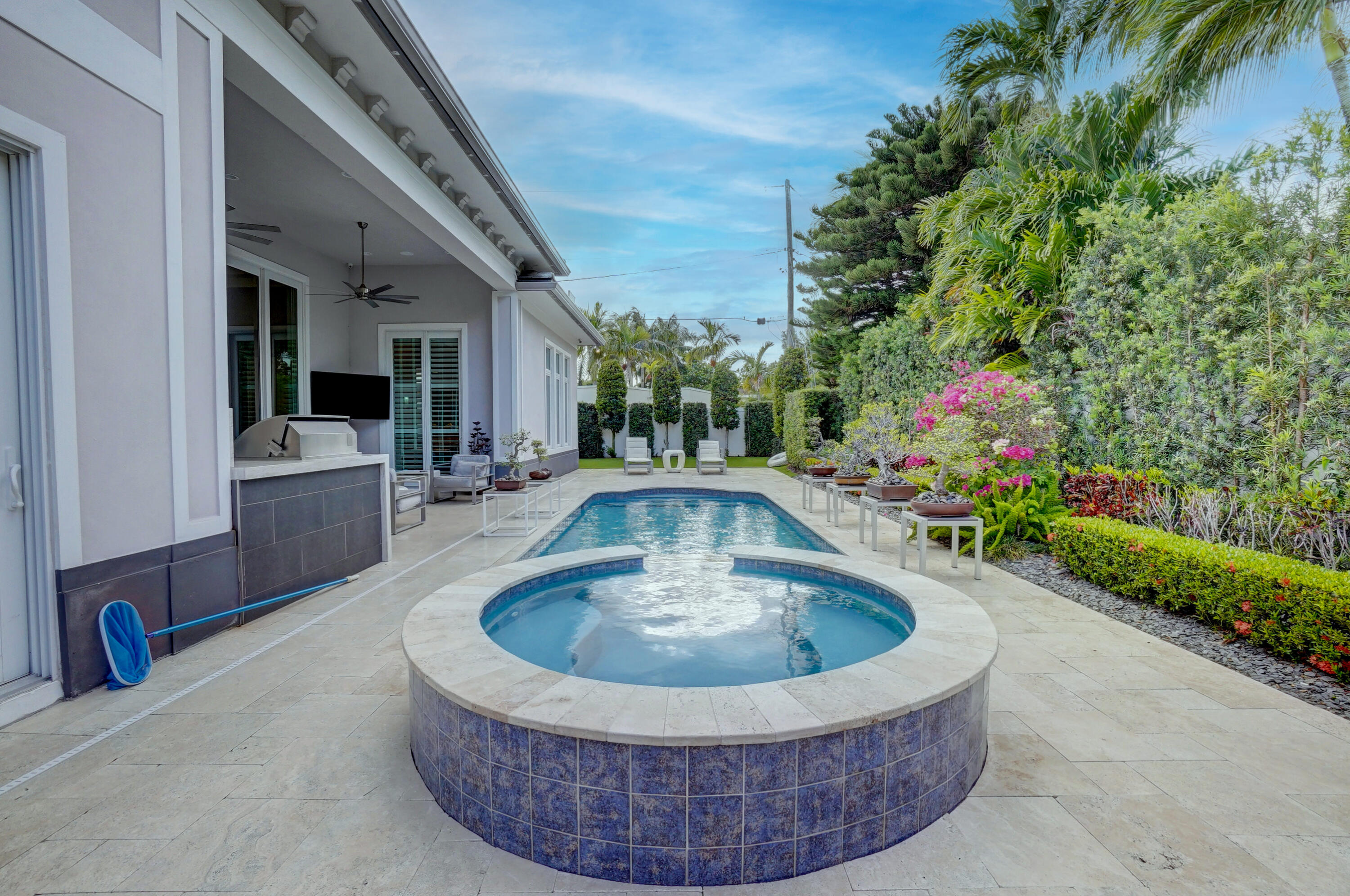 BOCA VILLAS - Residential