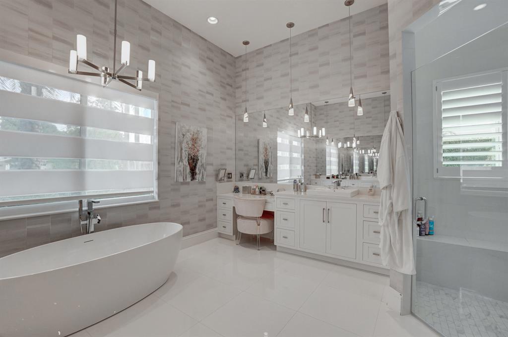 BOCA VILLAS - Residential