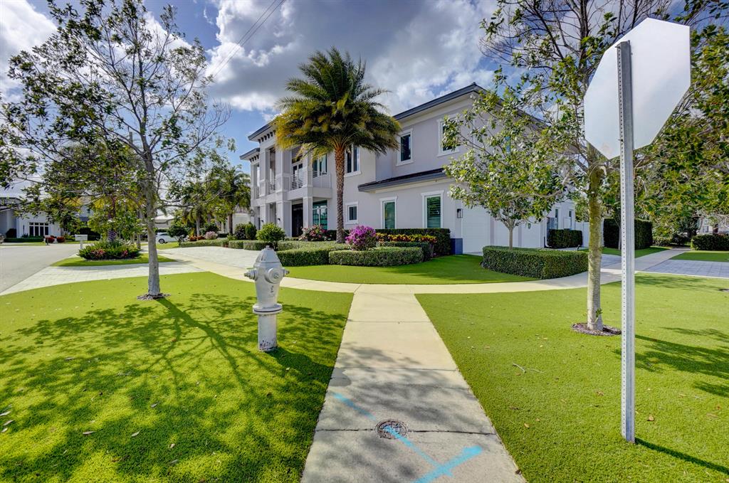 BOCA VILLAS - Residential