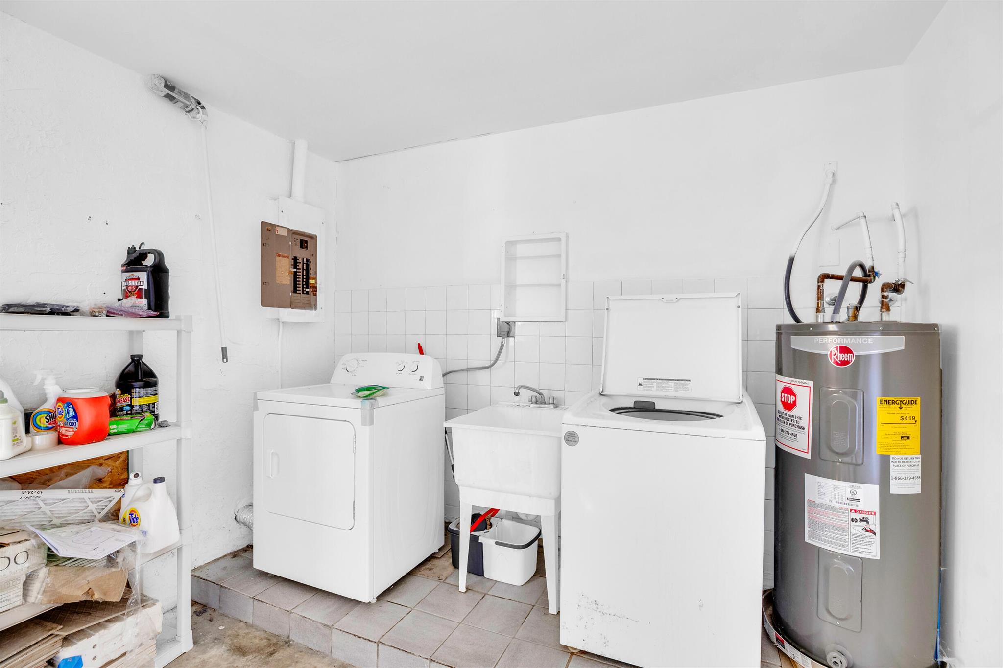 INDIAN RIVER HEIGHTS UNIT - Residential Lease