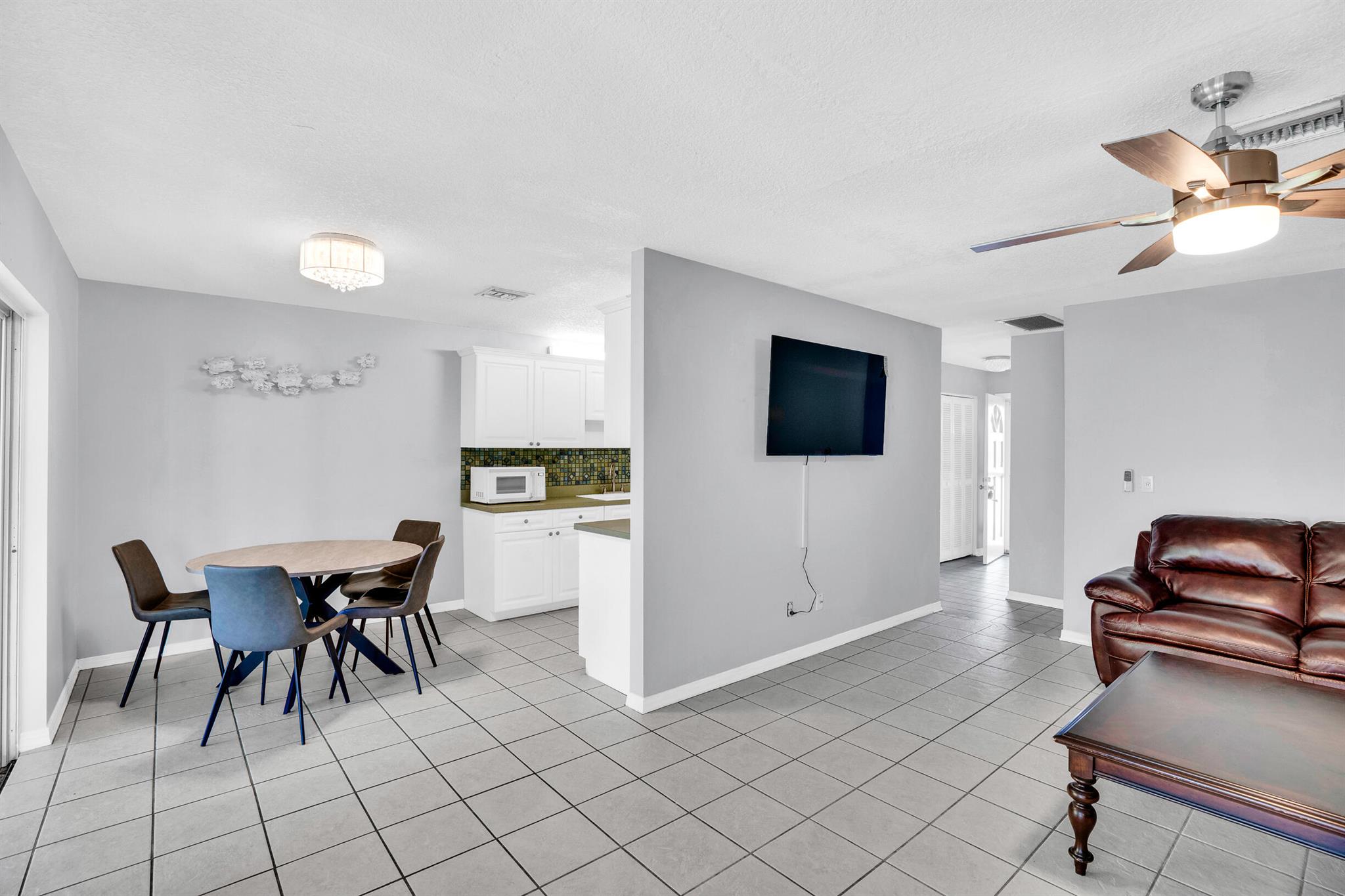 INDIAN RIVER HEIGHTS UNIT - Residential Lease