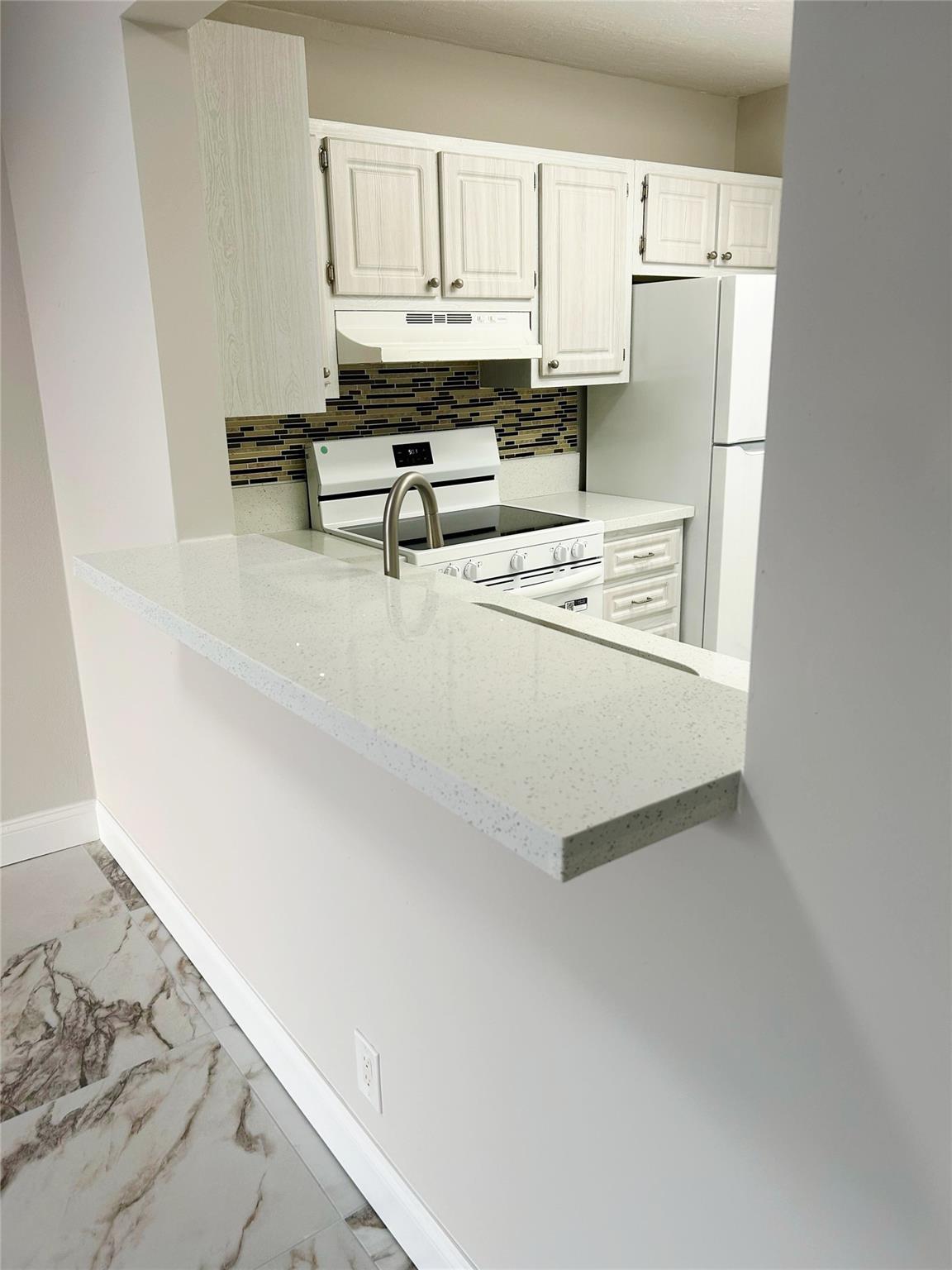 Polynesian Gardens Condo - Residential Lease