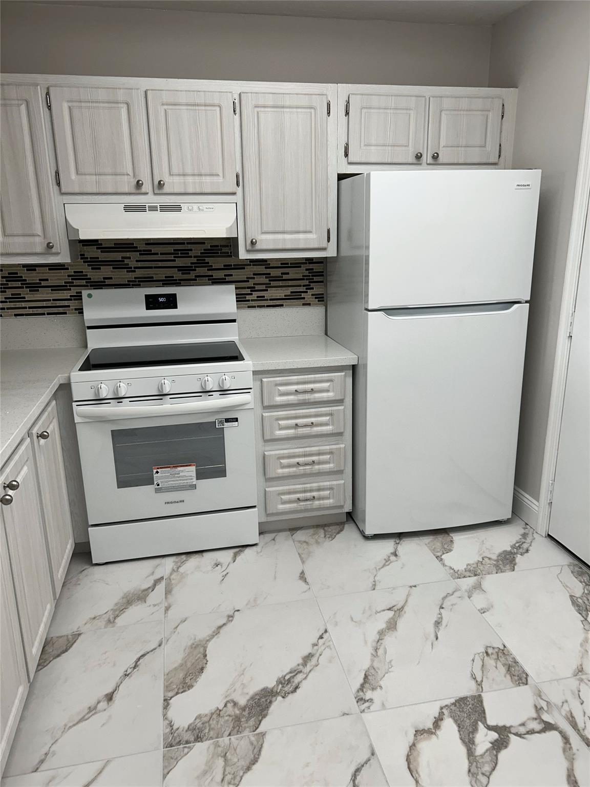 Polynesian Gardens Condo - Residential Lease