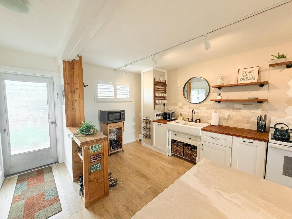 LAKE CLARKE GARDENS CONDO 16 - Residential