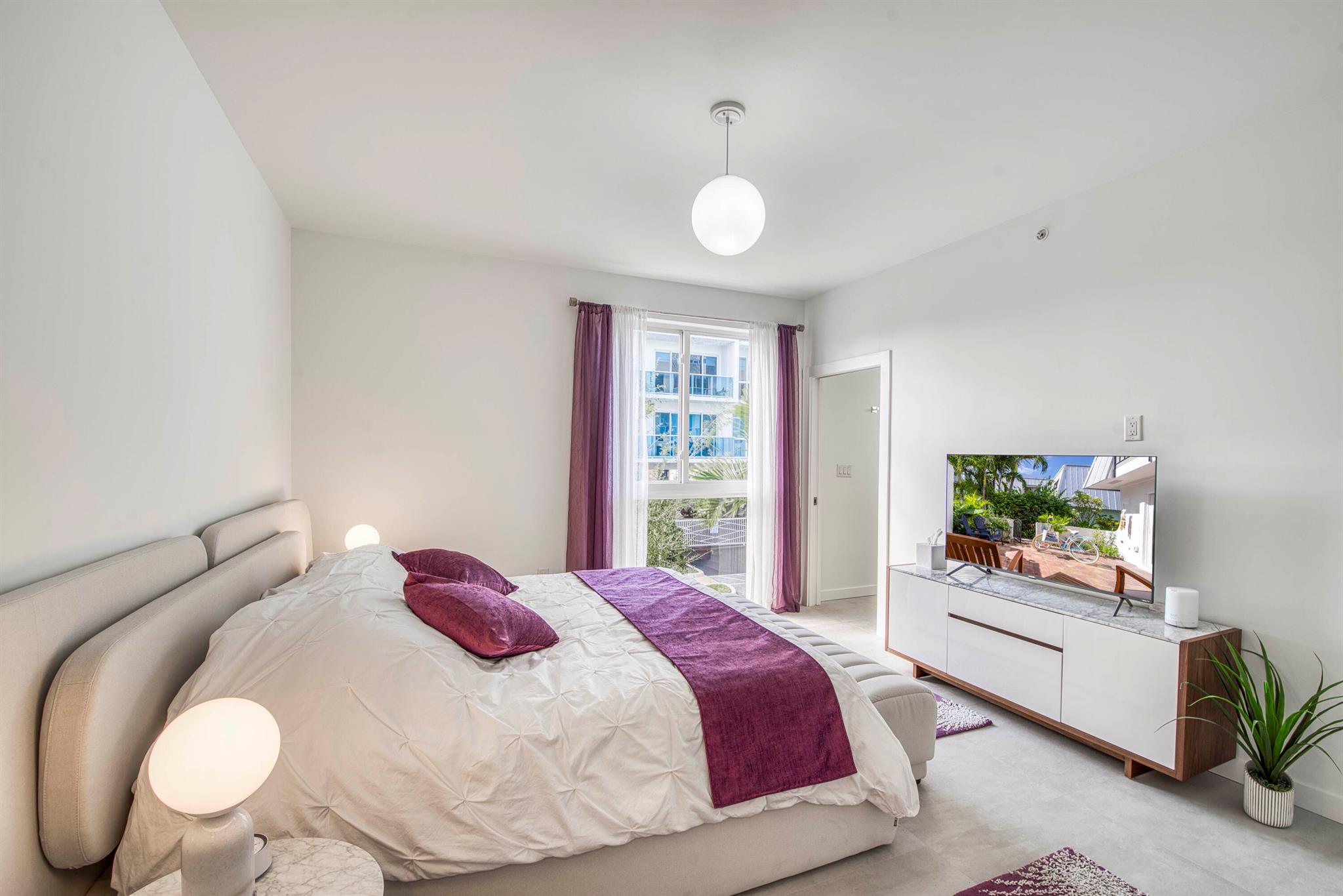 Alora Luxury Condo - Residential