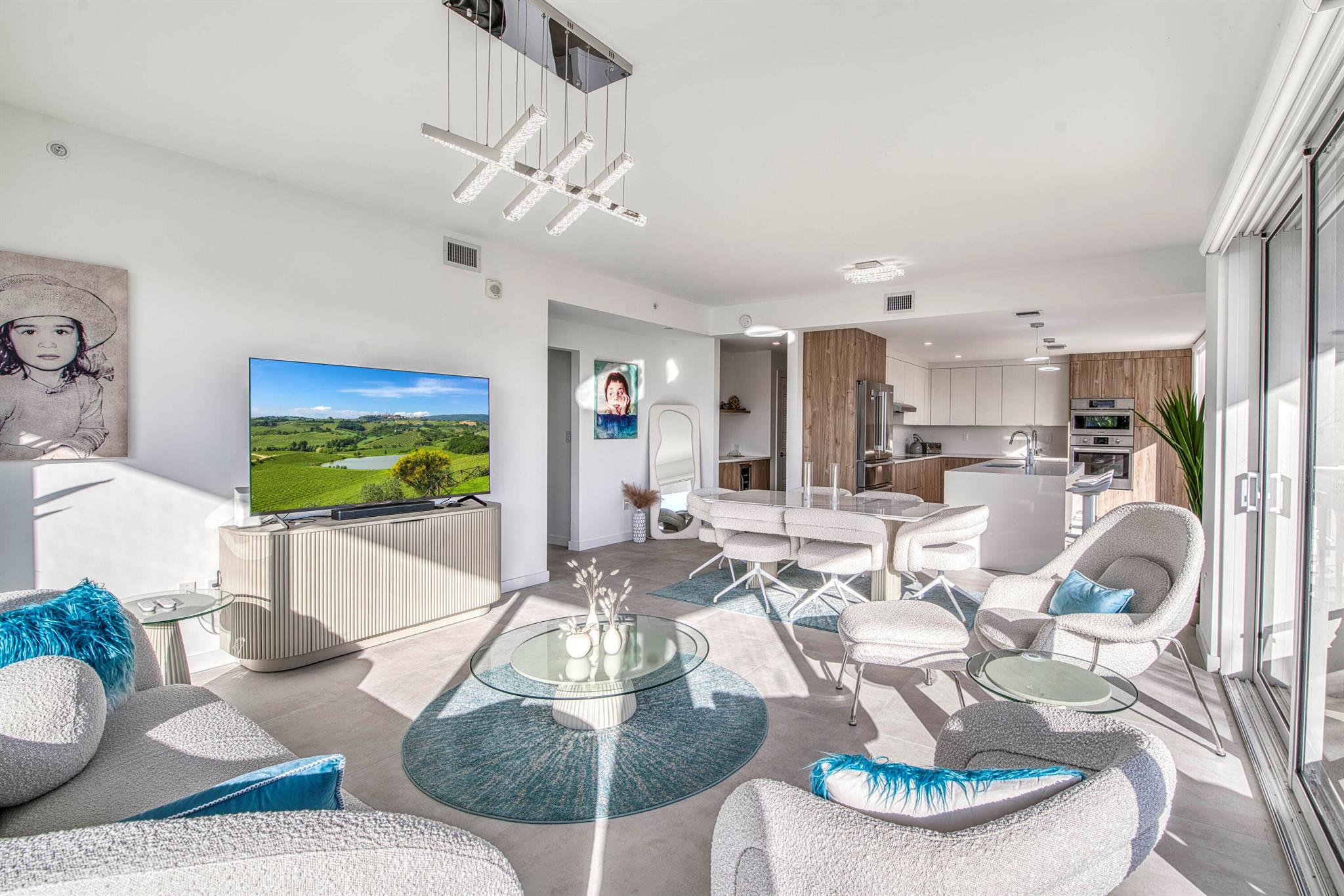 Alora Luxury Condo - Residential