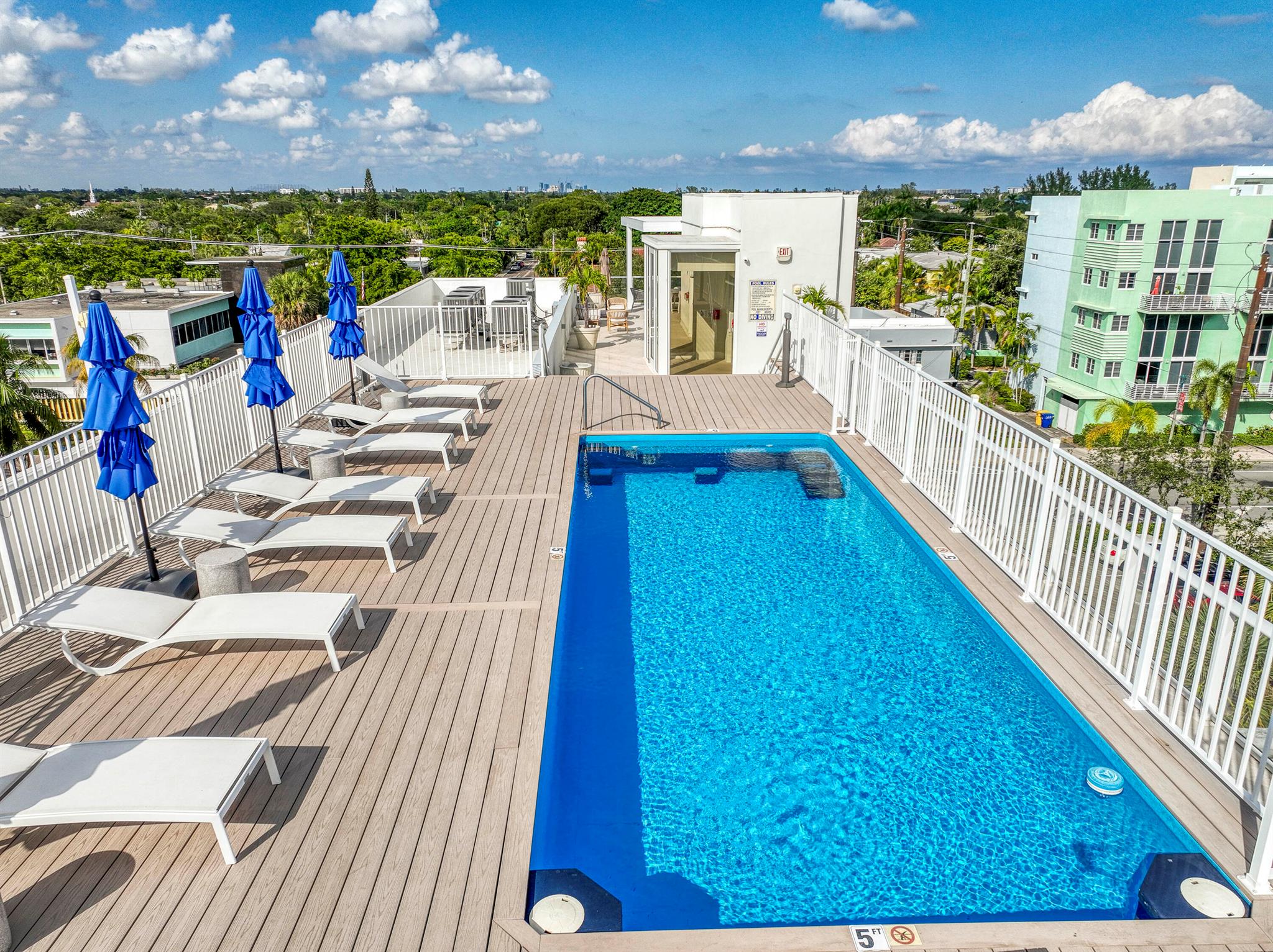 Alora Luxury Condo - Residential