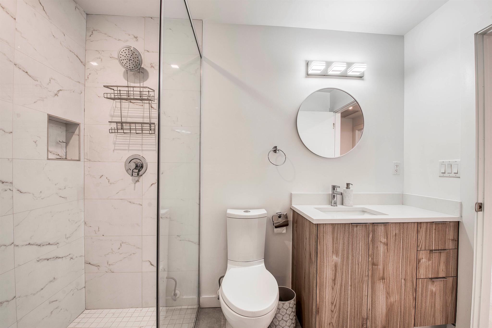 Alora Luxury Condo - Residential