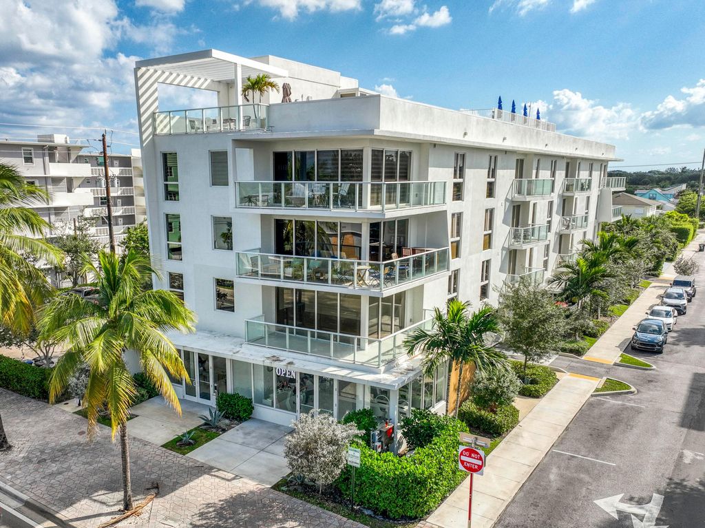 Photo of 117 Lake Avenue #204, Lake Worth Beach, FL 33460 (MLS # R11144186)