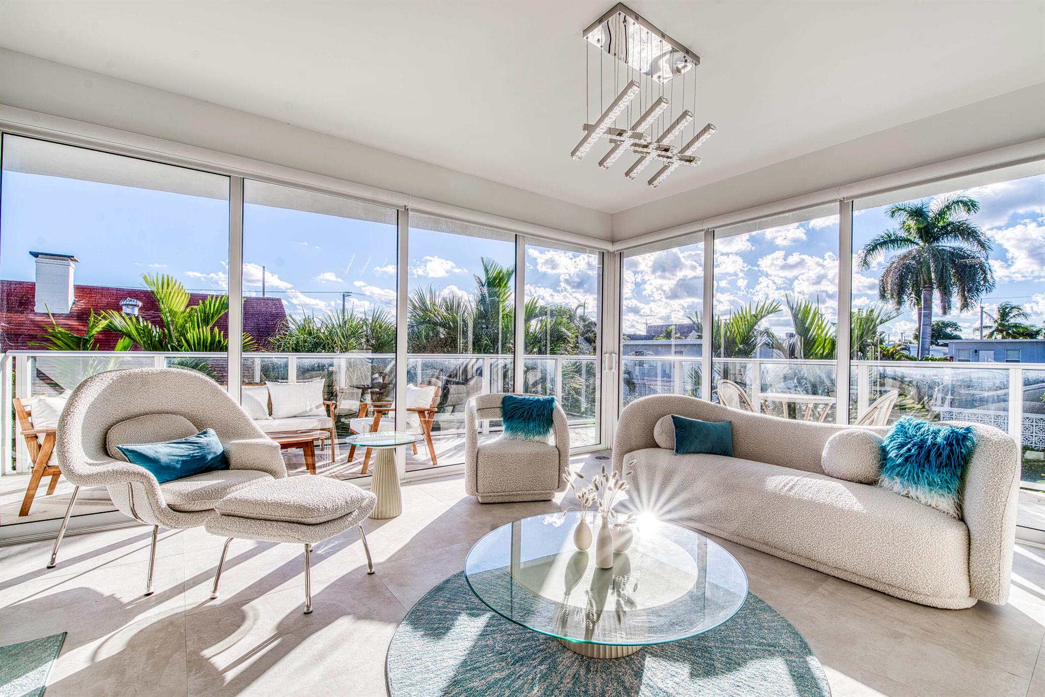 Alora Luxury Condo - Residential