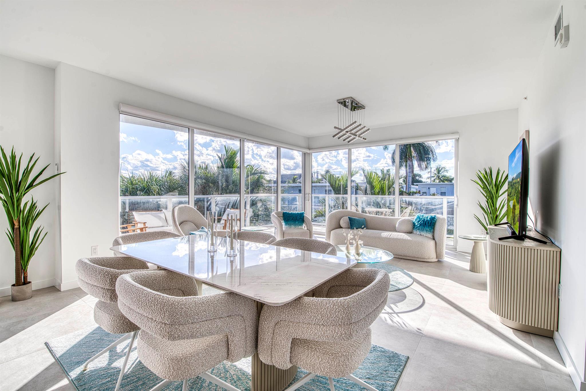 Alora Luxury Condo - Residential