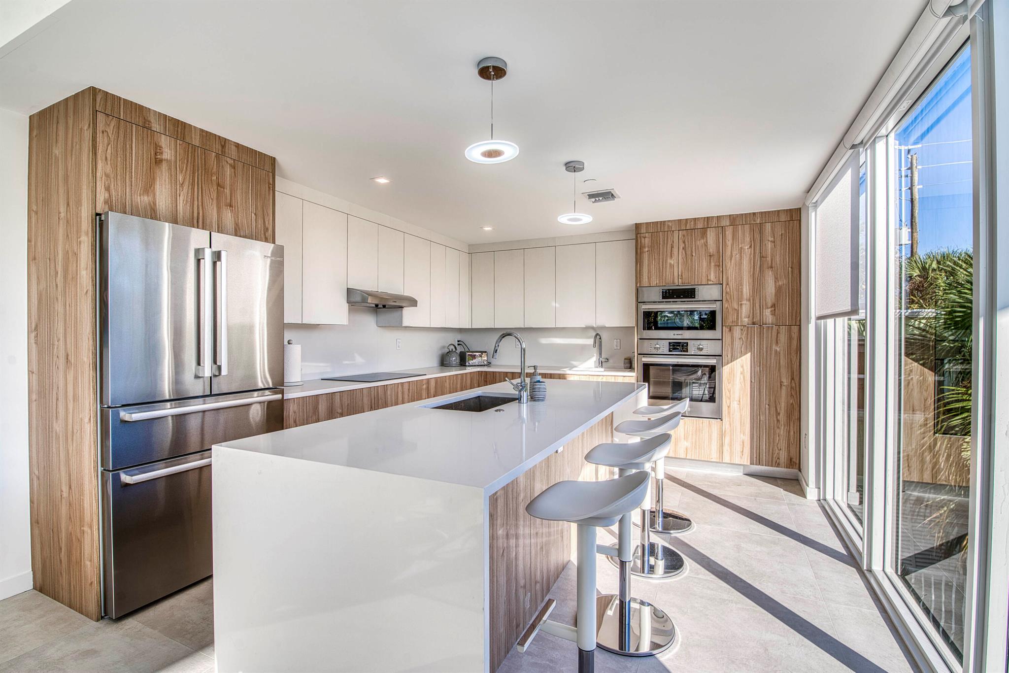 Alora Luxury Condo - Residential