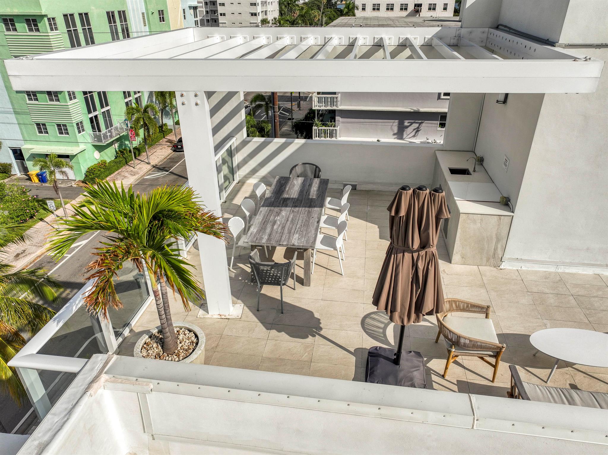 Alora Luxury Condo - Residential