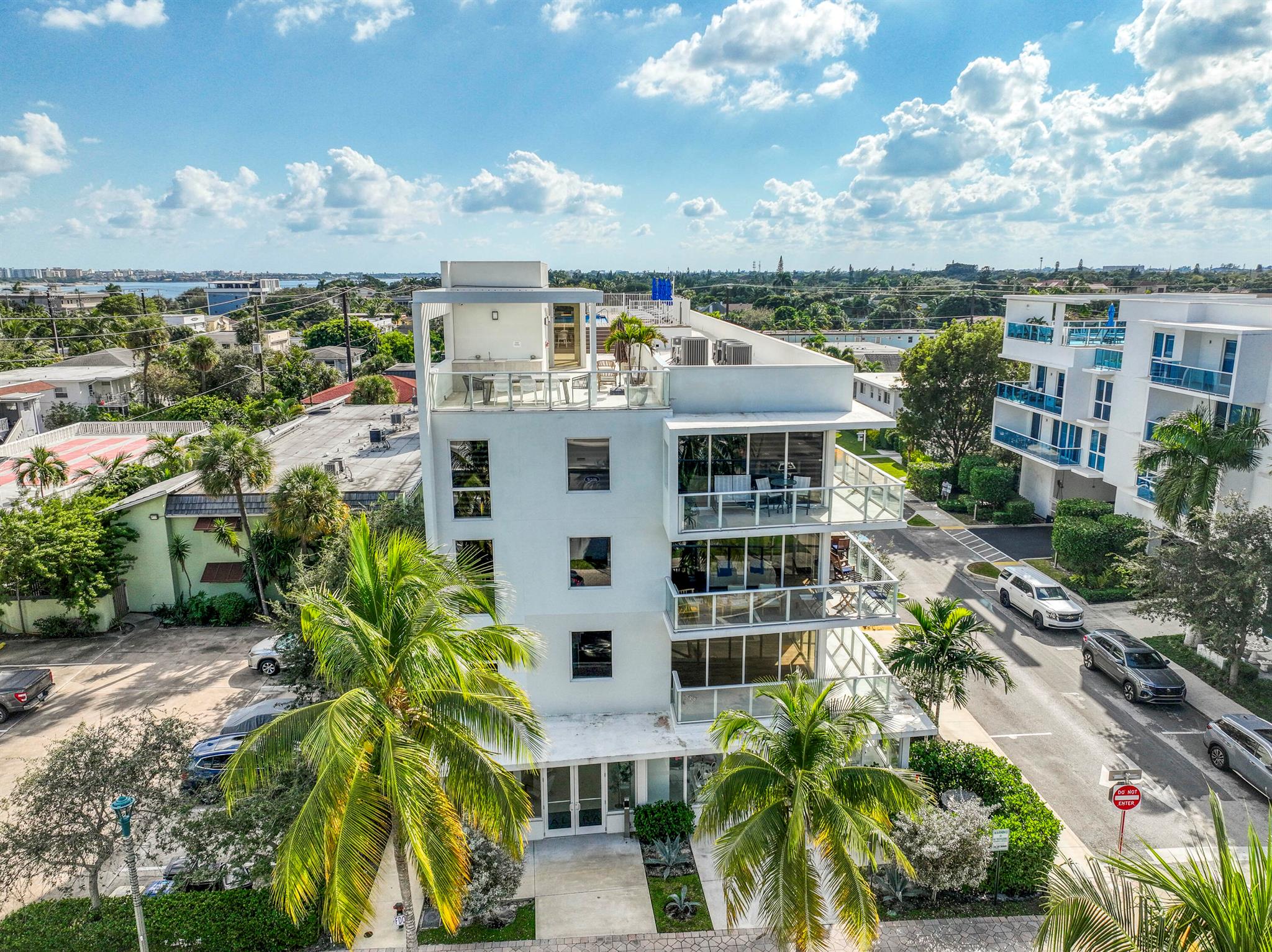 Alora Luxury Condo - Residential