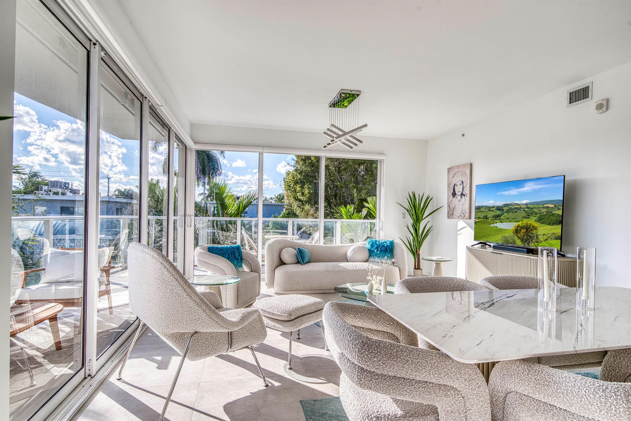 Alora Luxury Condo - Residential