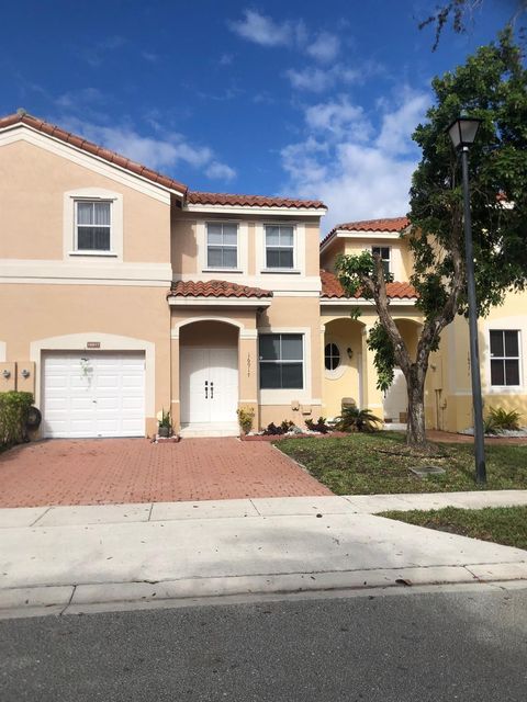 Townhouse in Miramar FL 16917 36th  Ct Ct.jpg