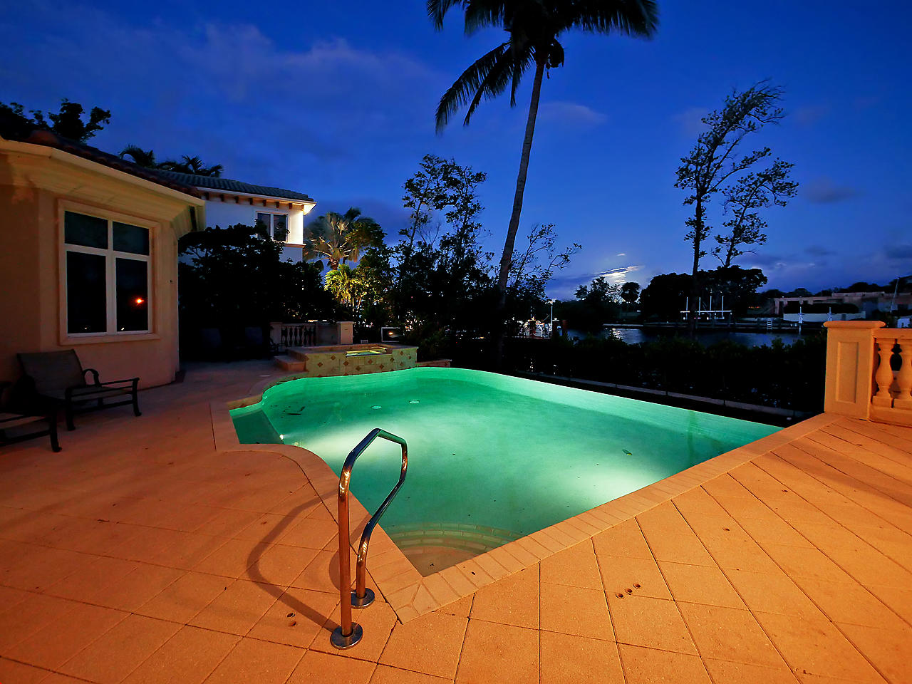 HARBOUR ISLES - Residential