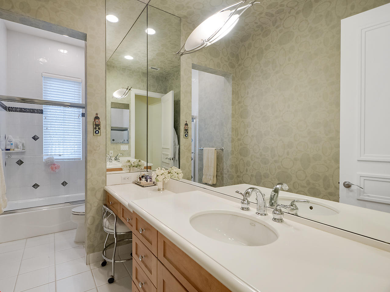 HARBOUR ISLES - Residential