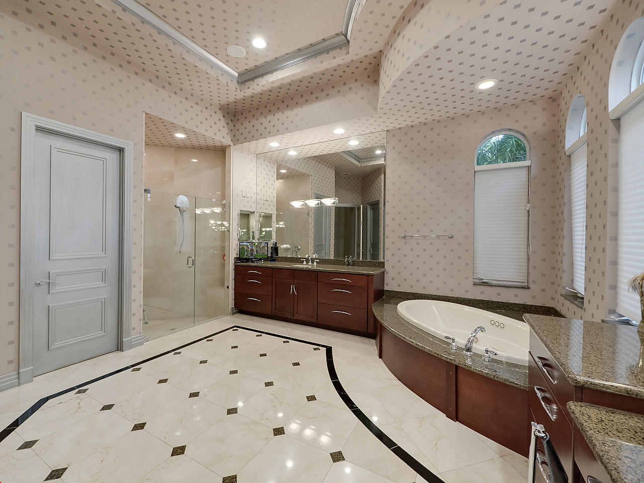 HARBOUR ISLES - Residential