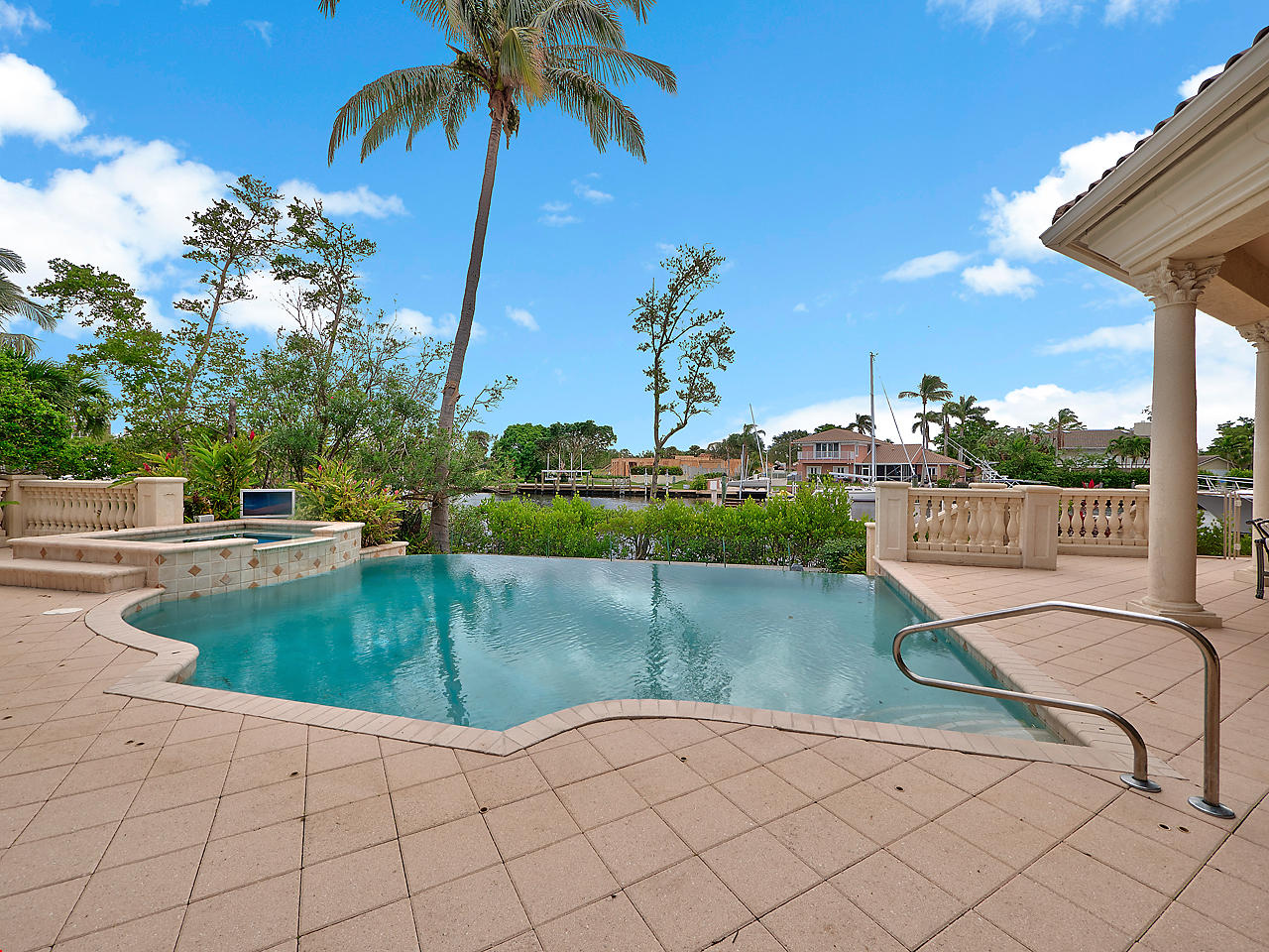 HARBOUR ISLES - Residential