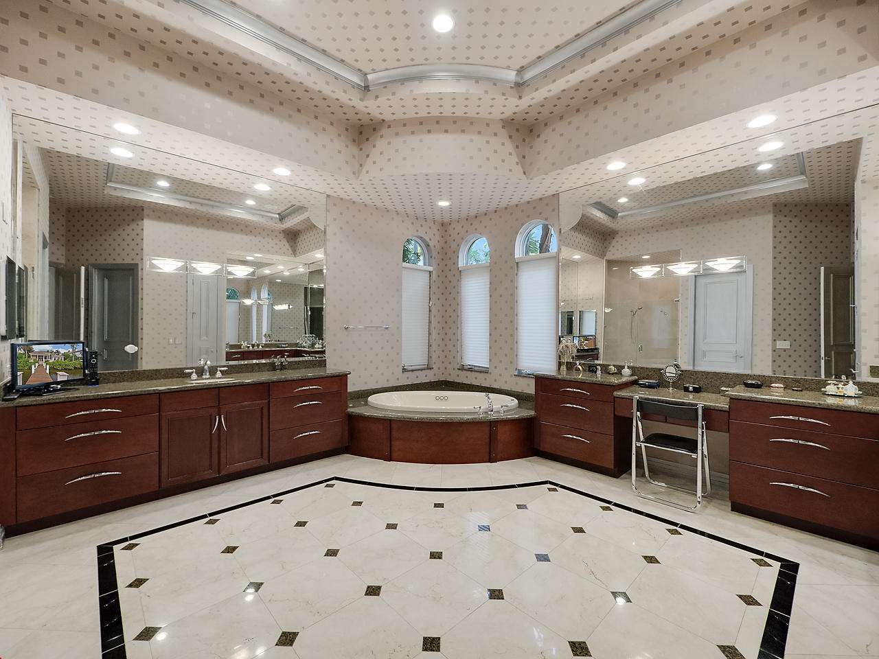 HARBOUR ISLES - Residential