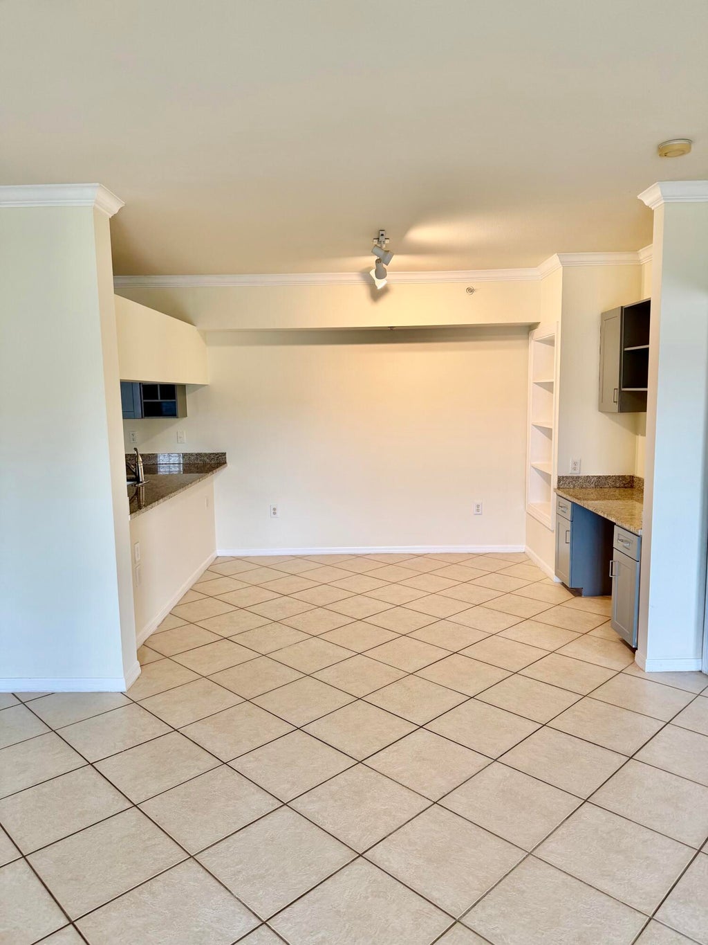 Photo of 6510 Emerald Dunes Drive #304, West Palm Beach, FL 33411 (MLS # B26009958)