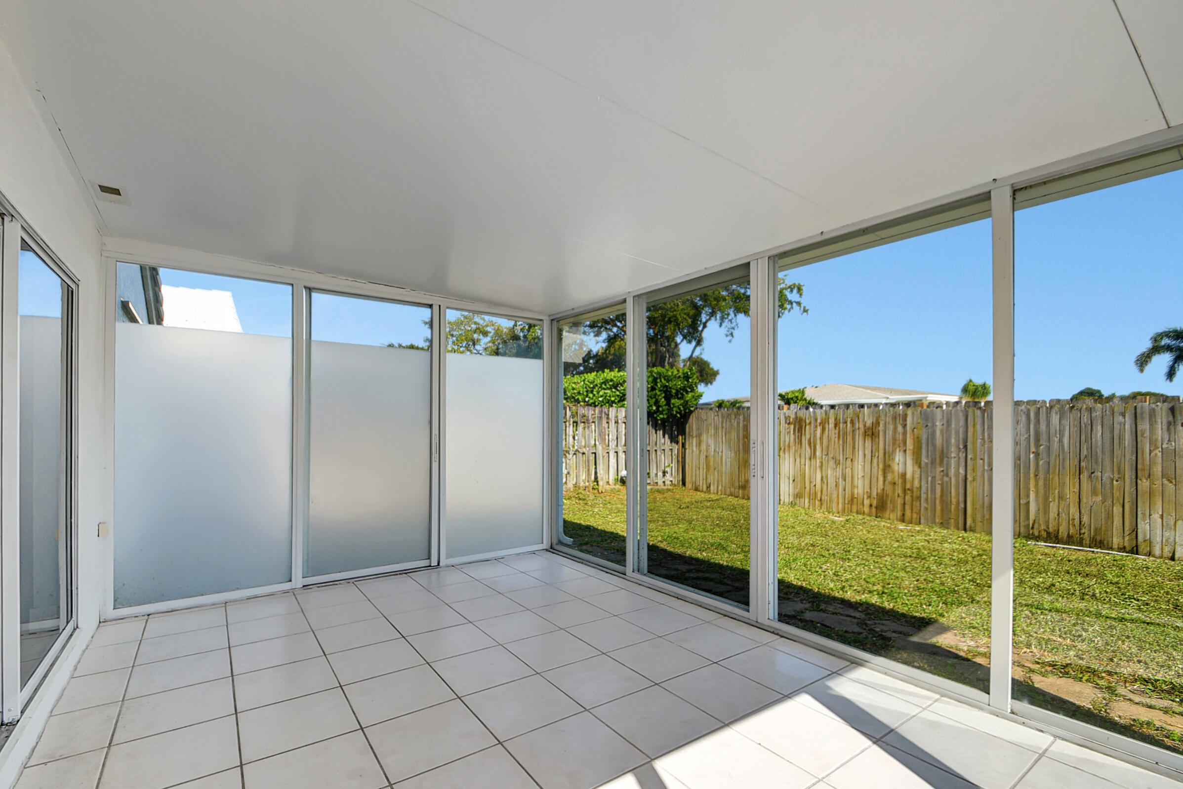 WINDYCREEK - Residential Lease