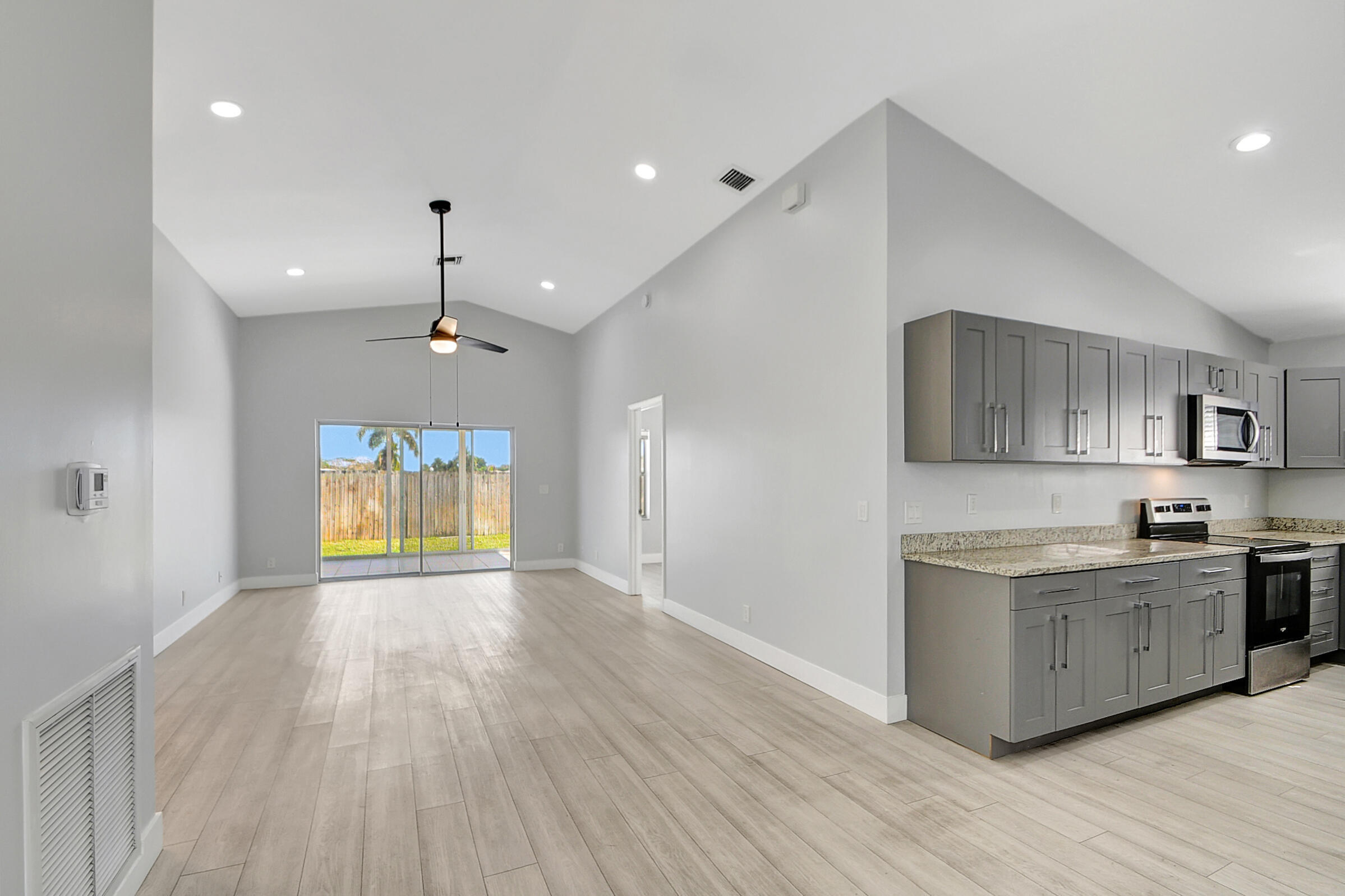 WINDYCREEK - Residential Lease