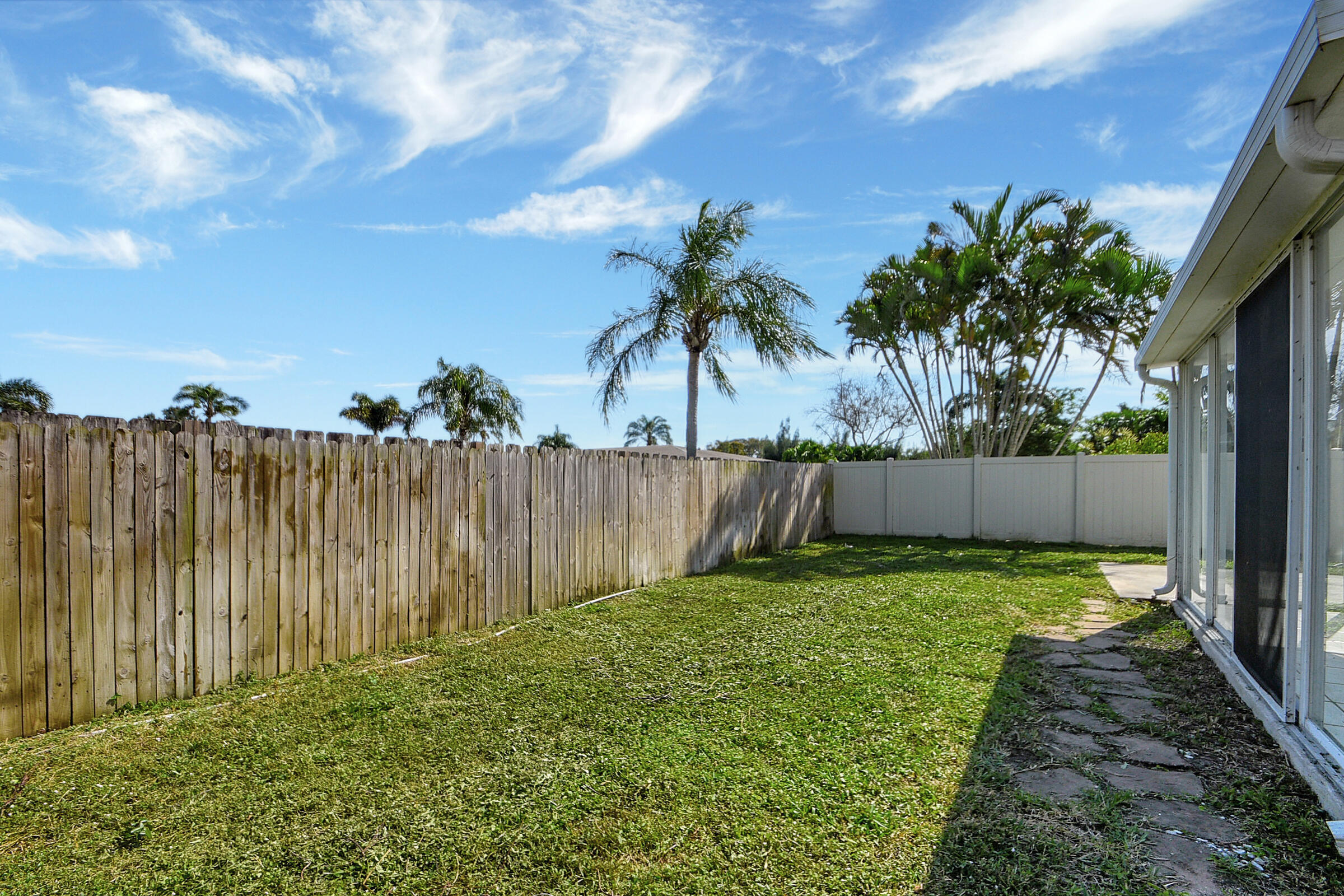 WINDYCREEK - Residential Lease