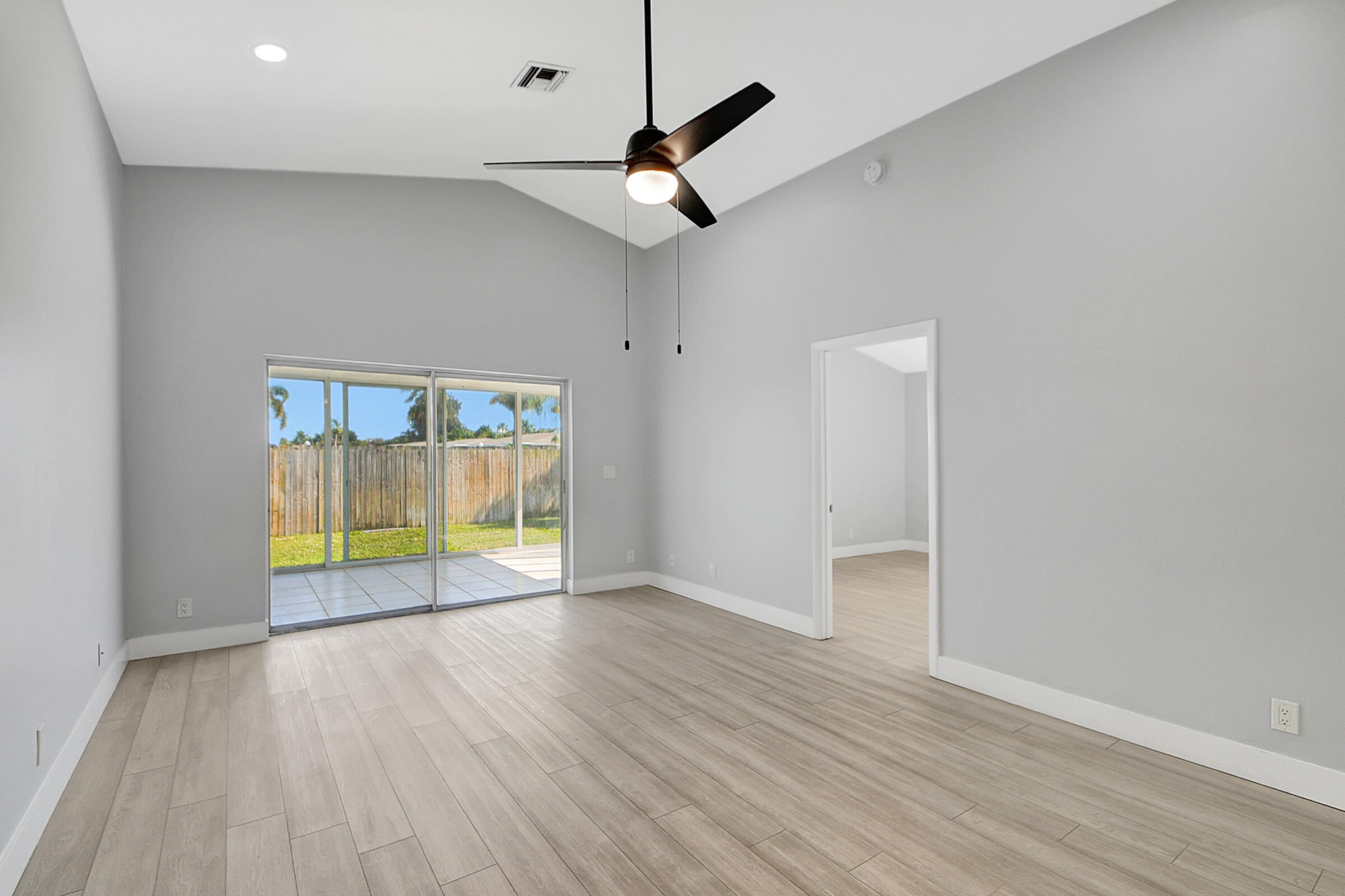 WINDYCREEK - Residential Lease