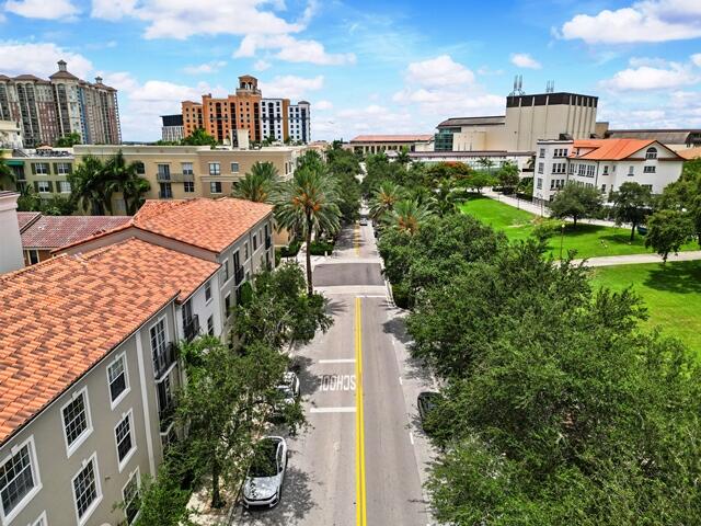 580 S Sapodilla Avenue 304