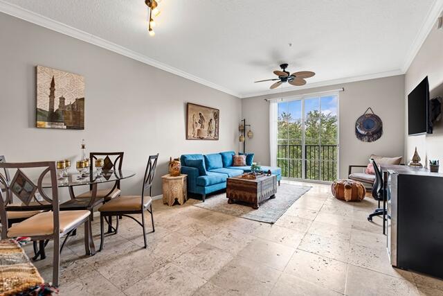 580 S Sapodilla Avenue 304