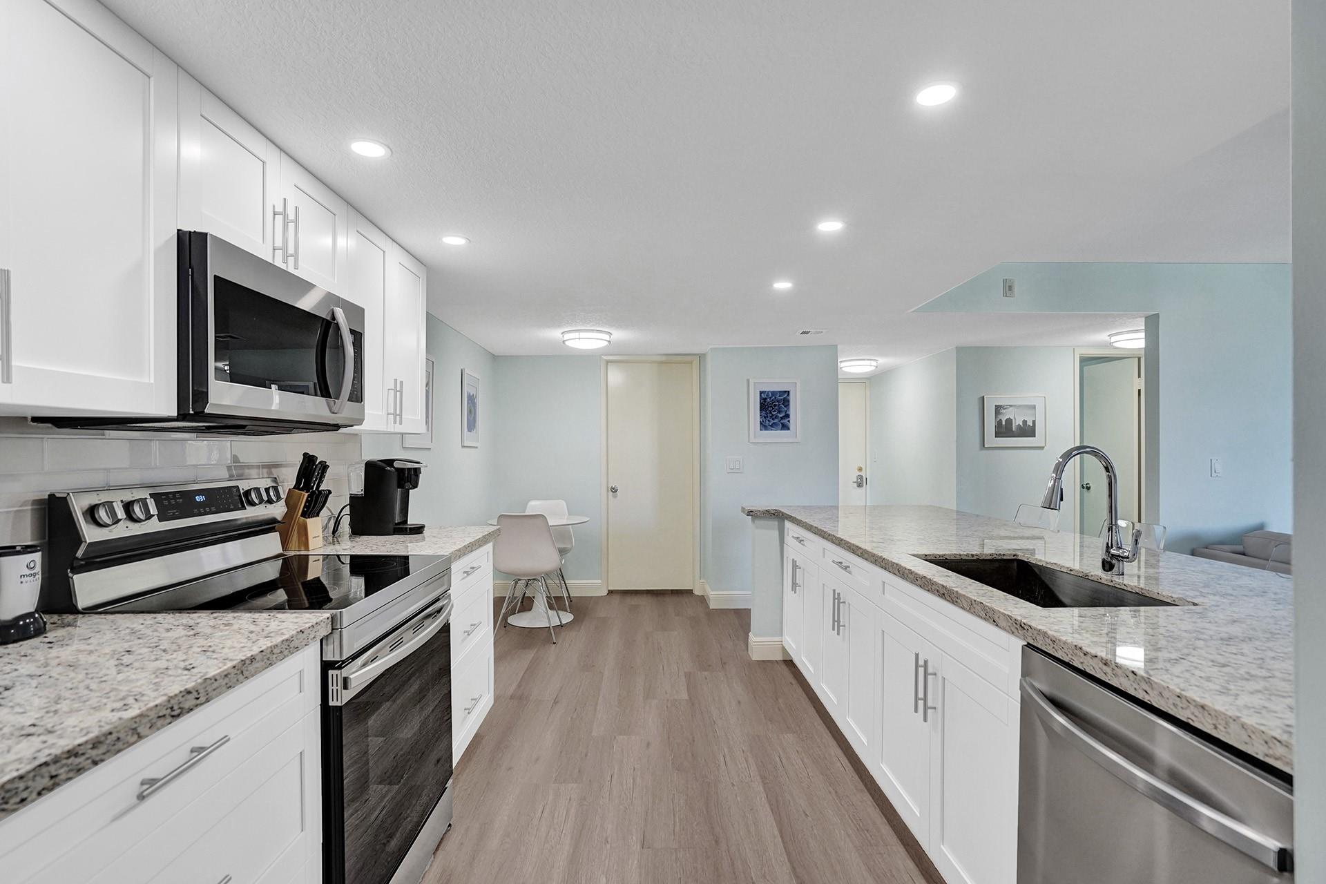 LAVERS DELRAY RACQUET CLU - Residential Lease