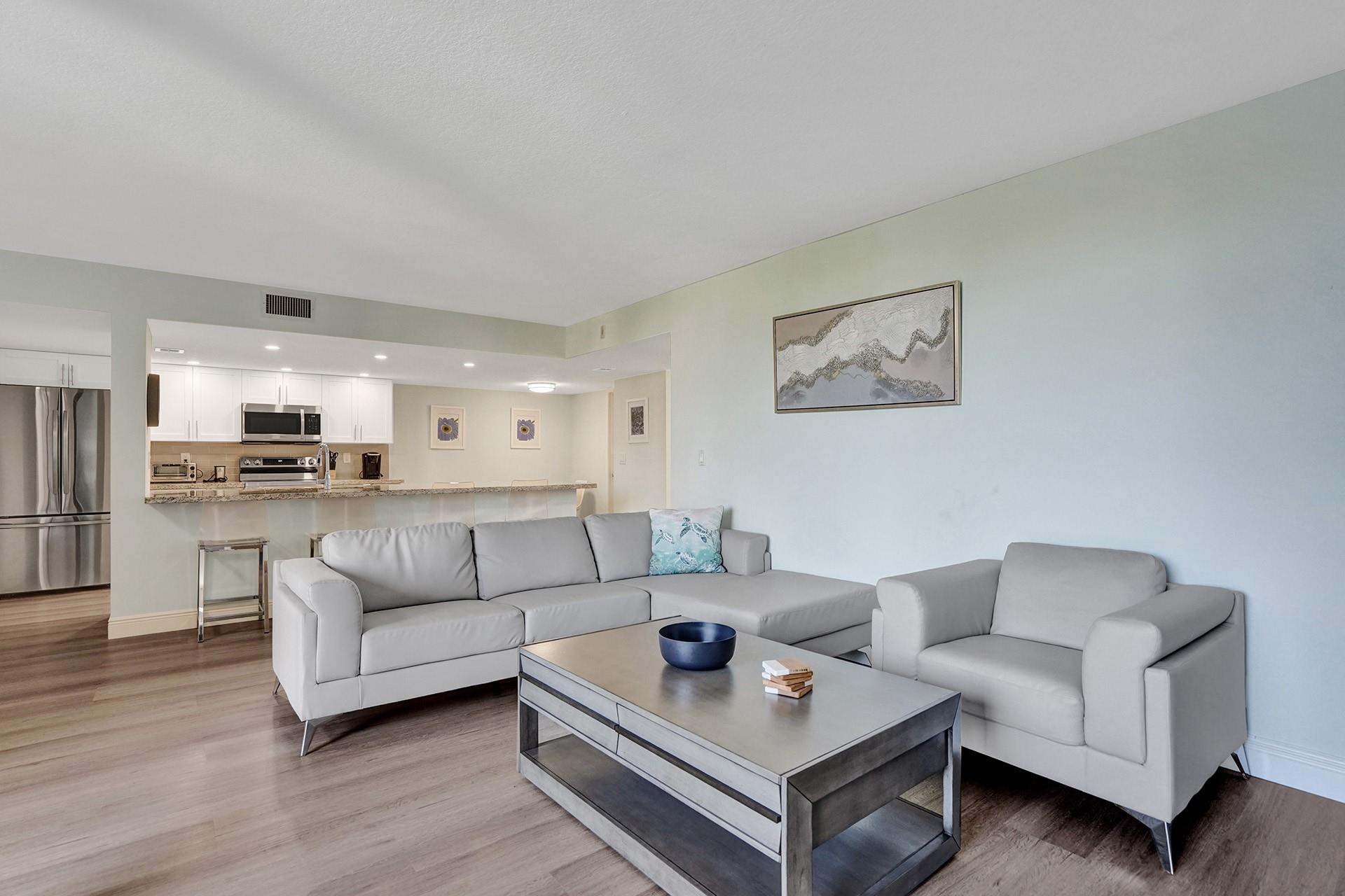 LAVERS DELRAY RACQUET CLU - Residential Lease