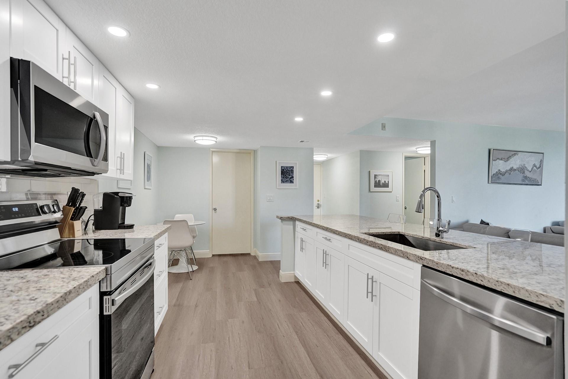 LAVERS DELRAY RACQUET CLU - Residential Lease