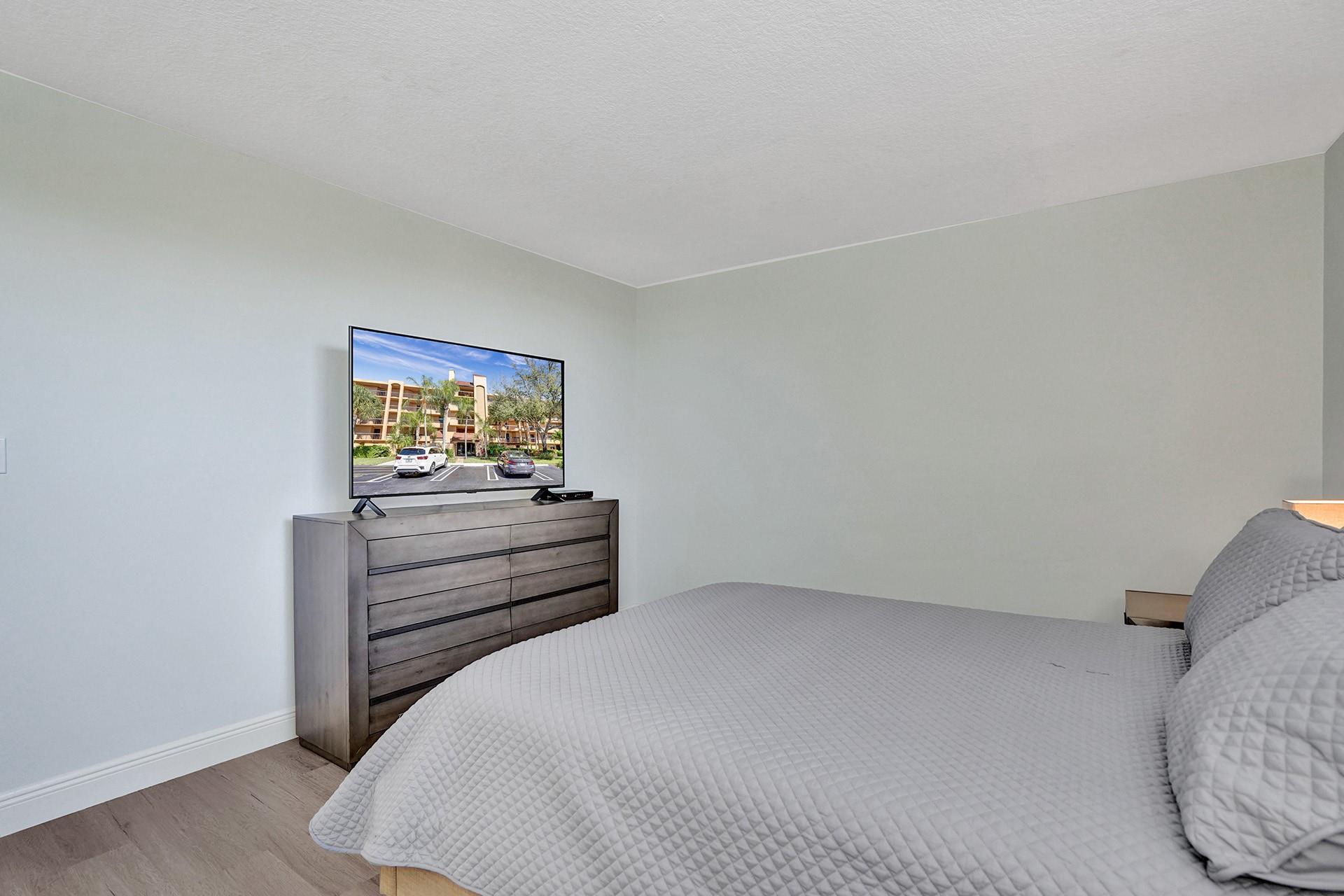 LAVERS DELRAY RACQUET CLU - Residential Lease