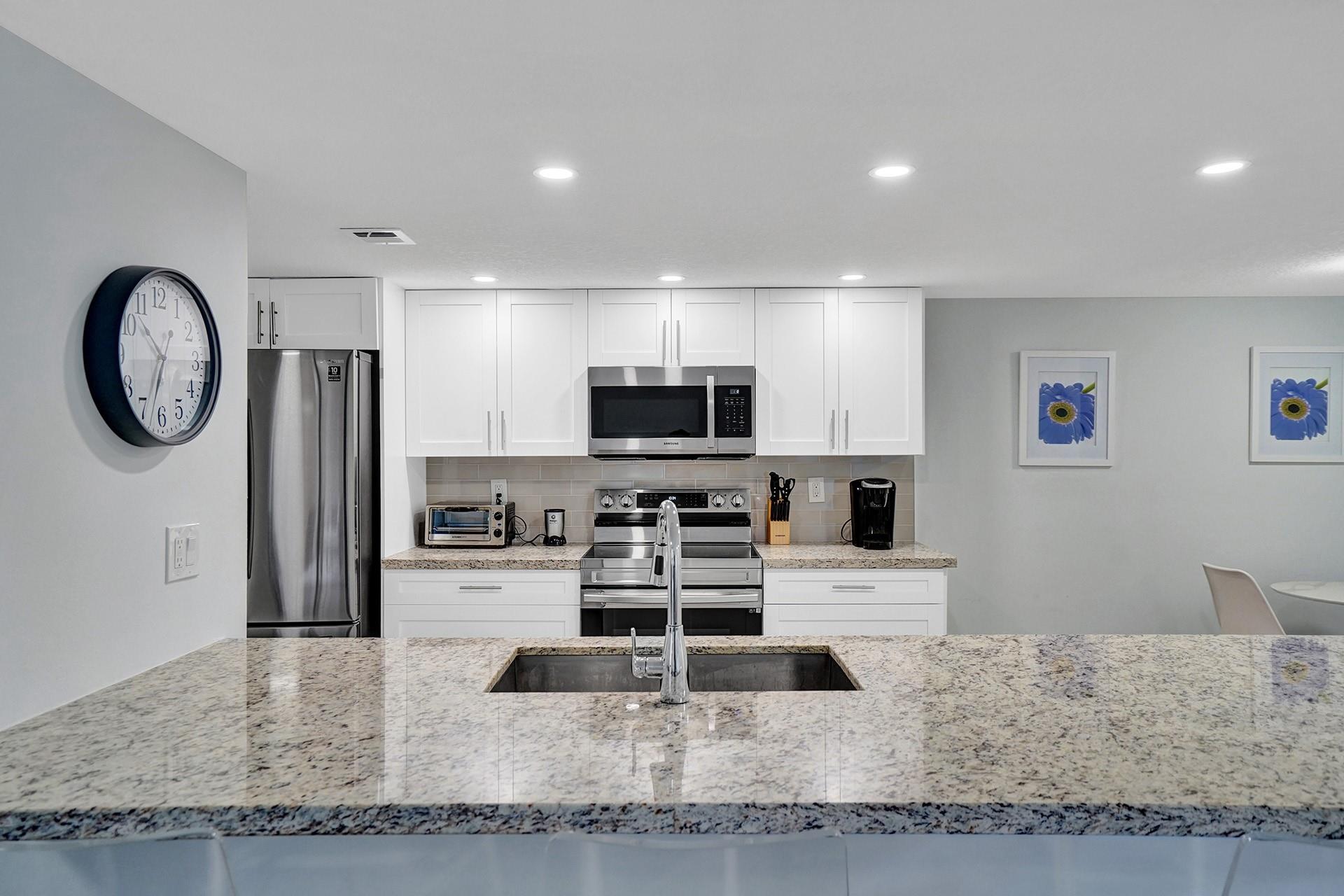 LAVERS DELRAY RACQUET CLU - Residential Lease