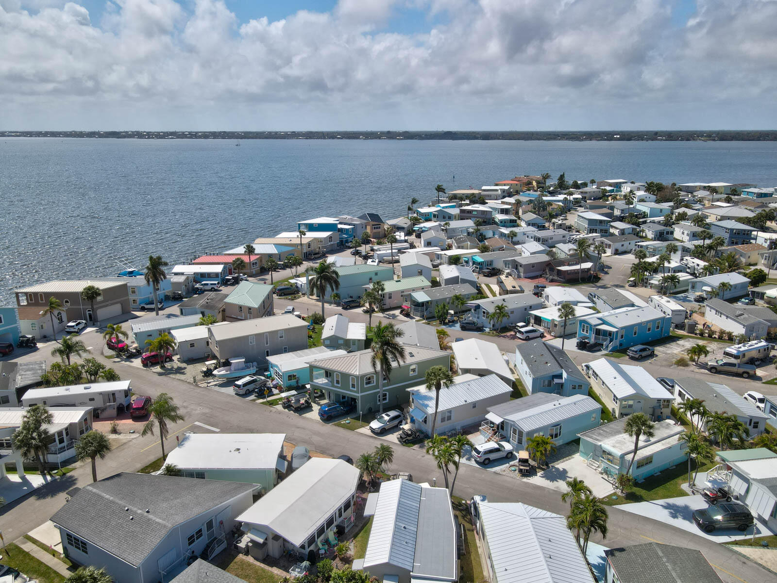 976 Nettles Boulevard