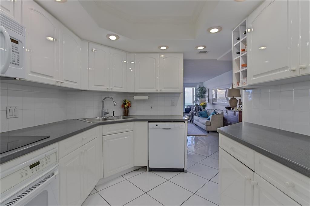 Point of Americas II - Residential