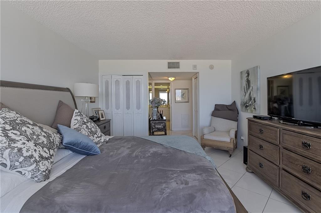 Point of Americas II - Residential