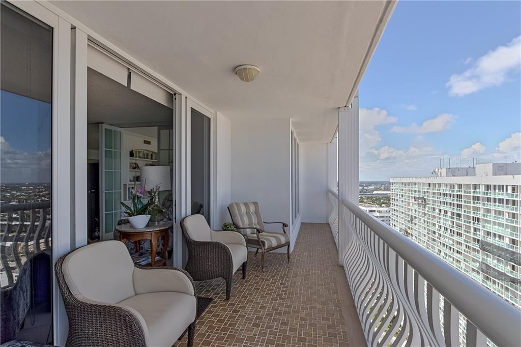 Point of Americas II - Residential